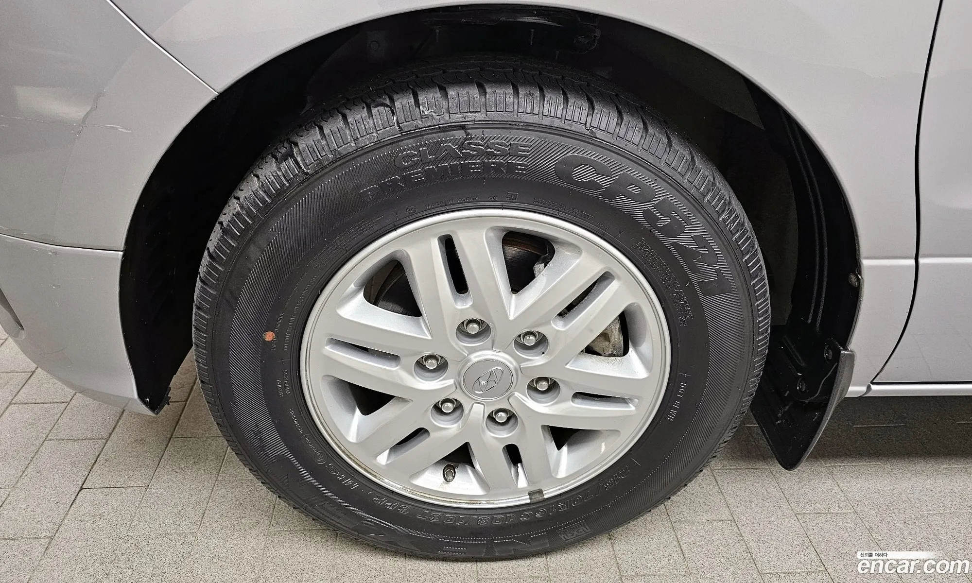 Hyundai Starex 3-Seater Van 2018 - фотография 11895071