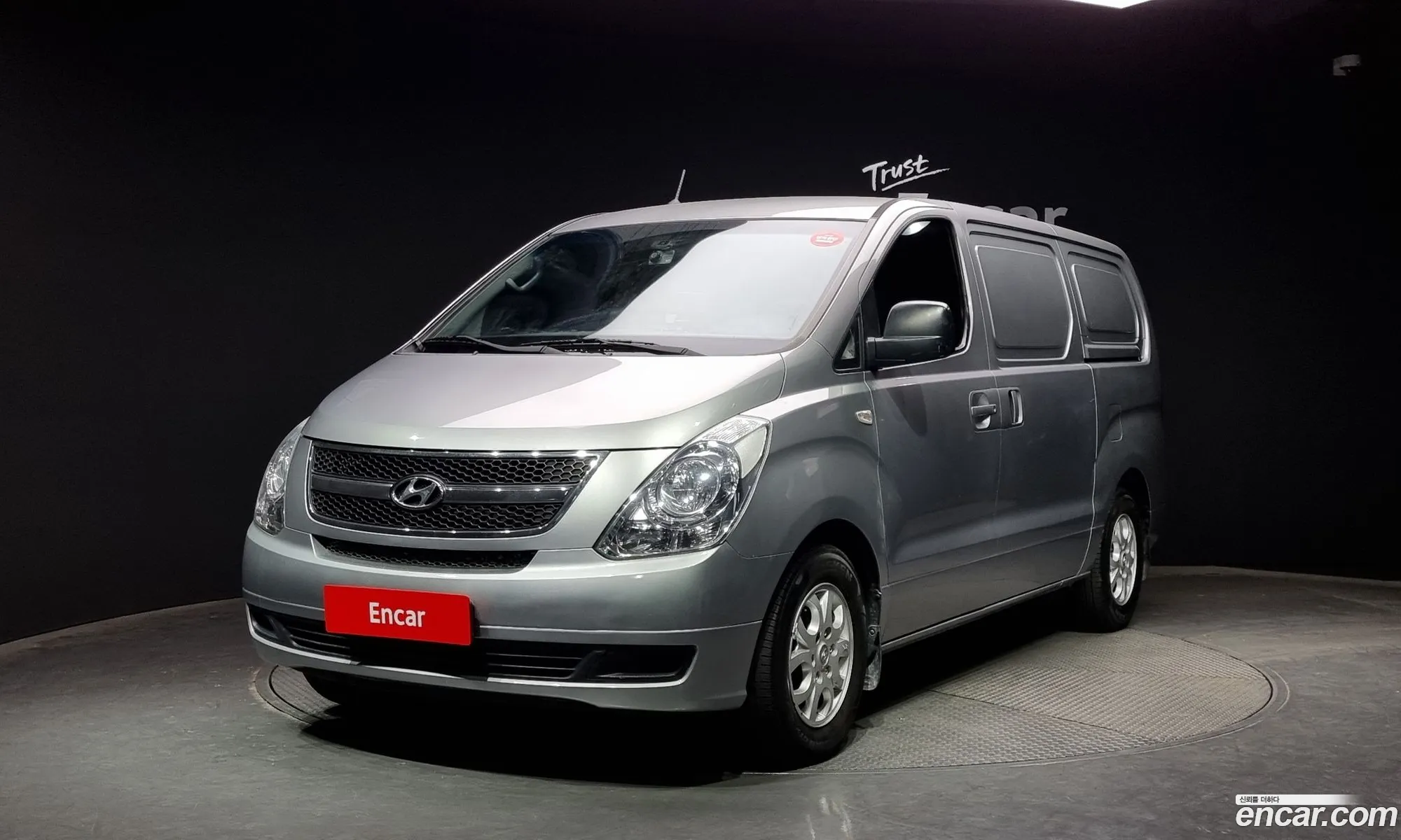 Hyundai Starex 3-Seater Van 2015 - фотография 16069264