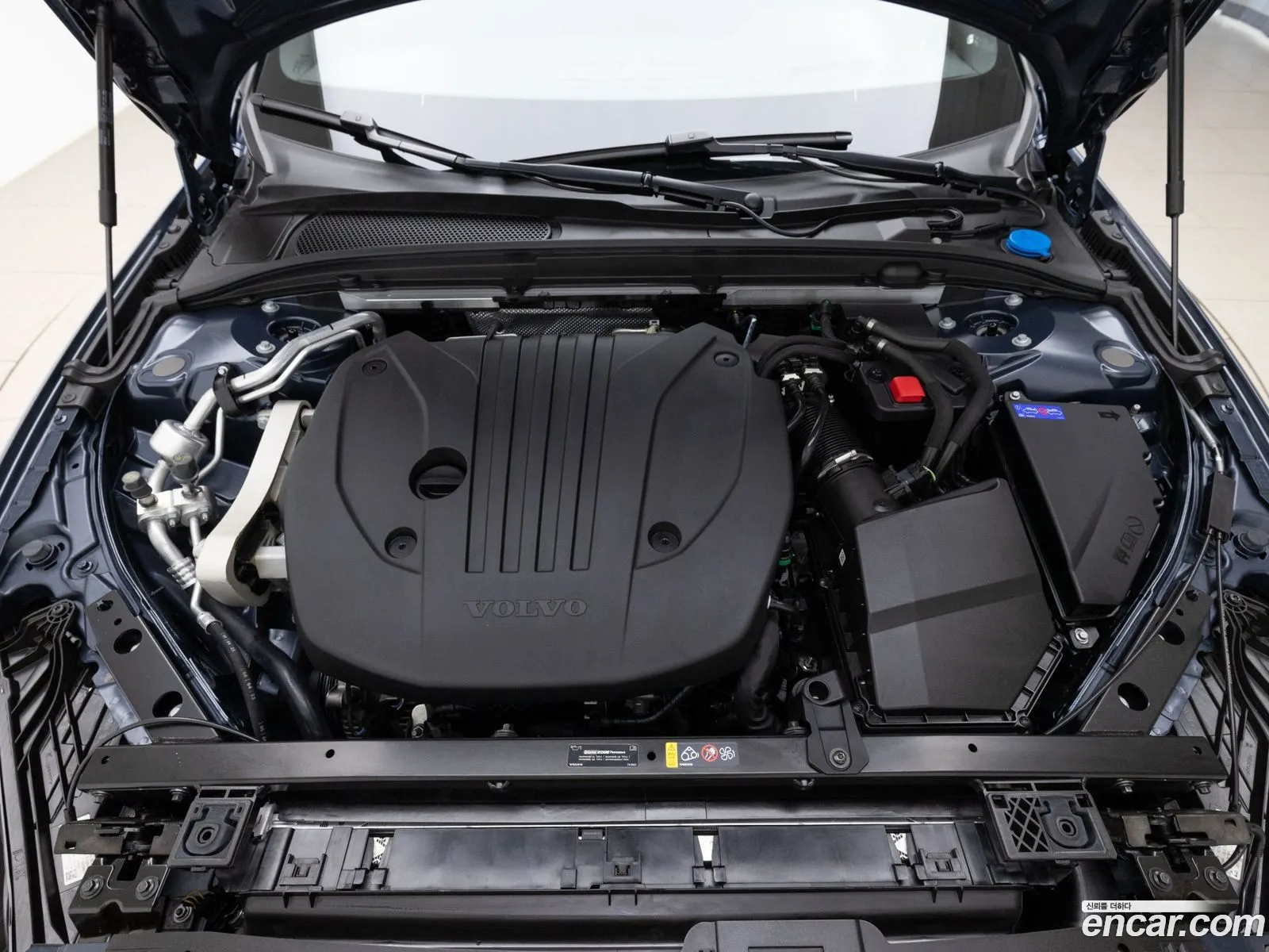 Volvo V60 B5 Ultimate Awd 2024 - фотография 14715691