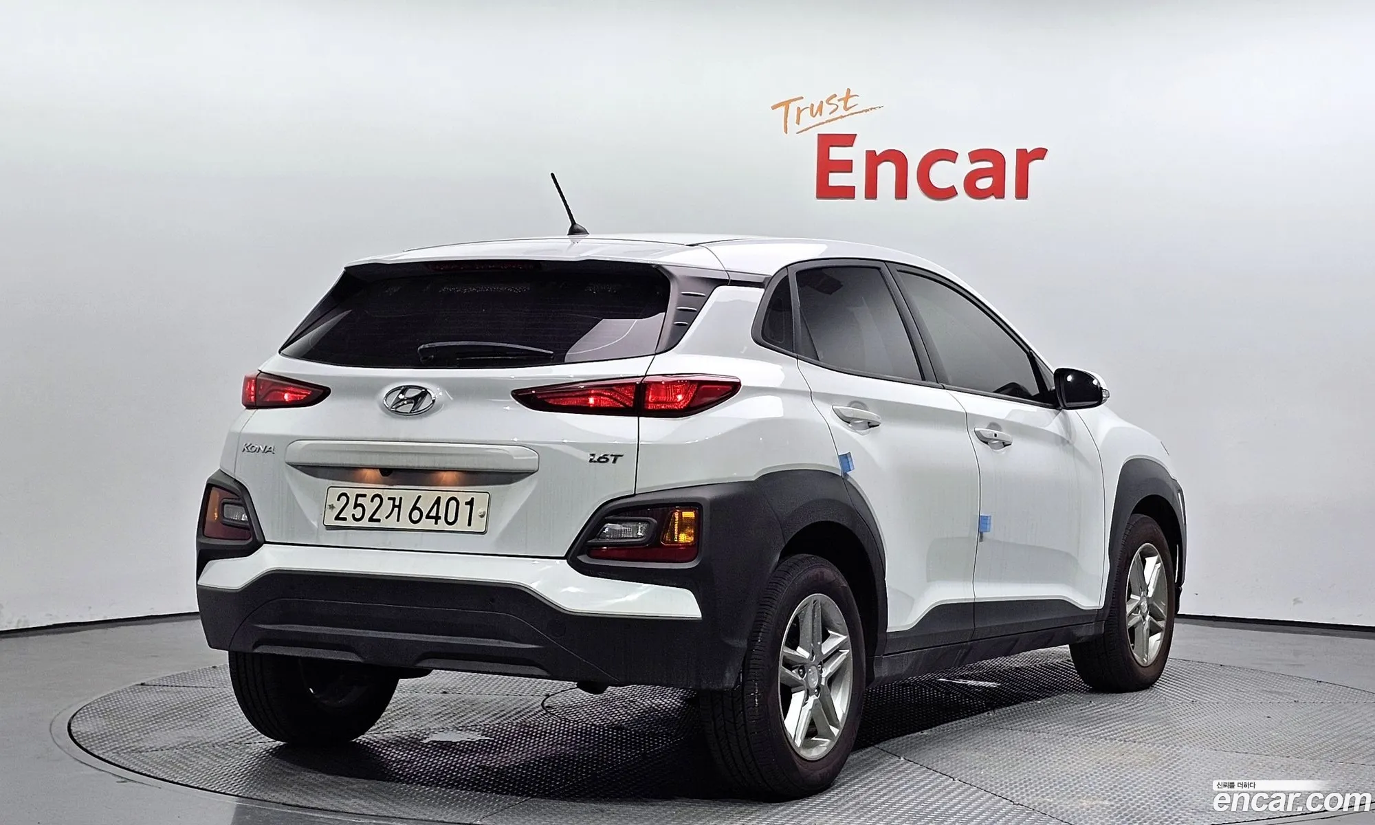 Hyundai Kona I 16 Turbo 2Wd 2019 - фотография 18060920