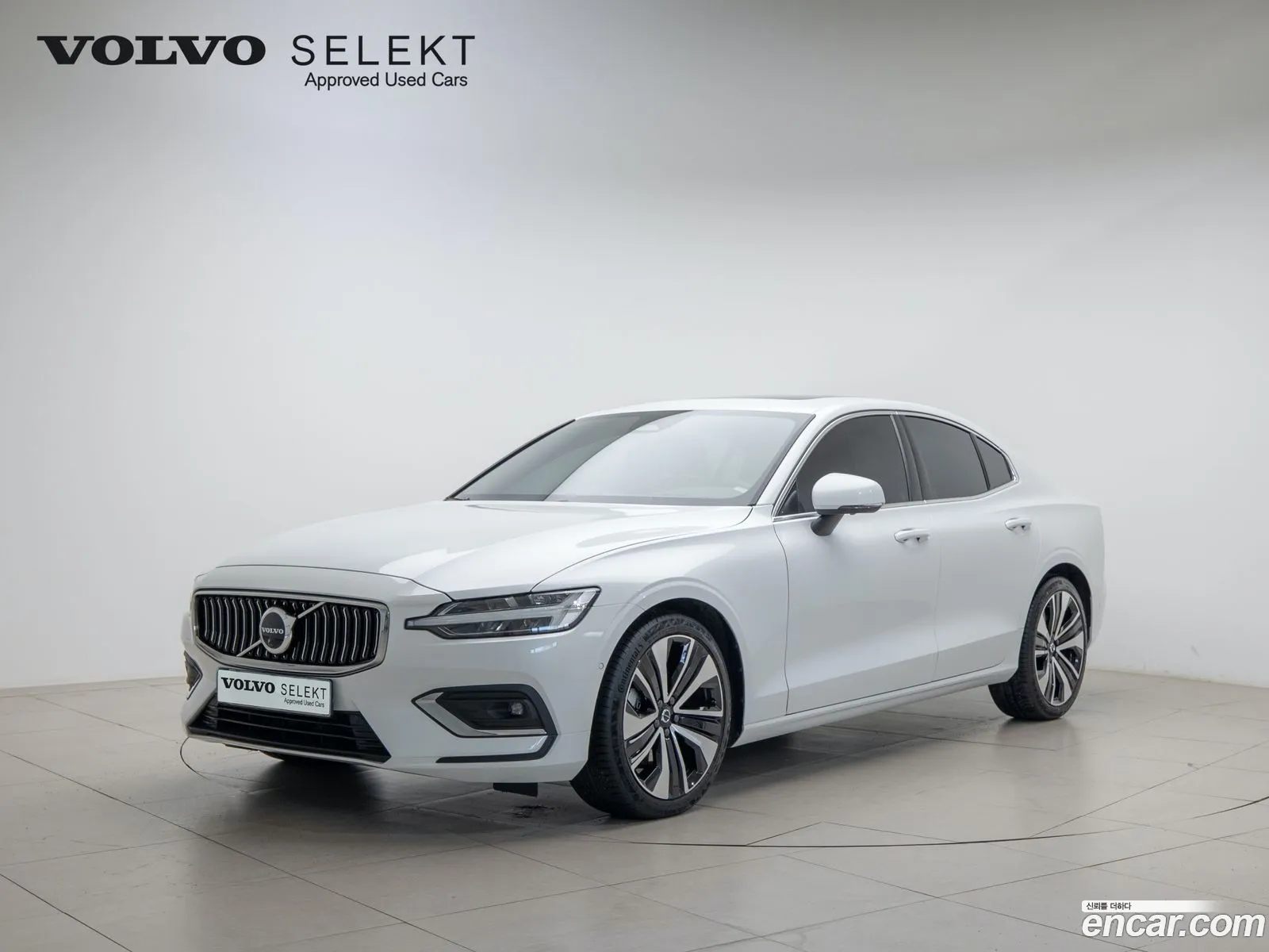 Volvo S60 B5 Ultimate Bright 2023 - фотография 6528494