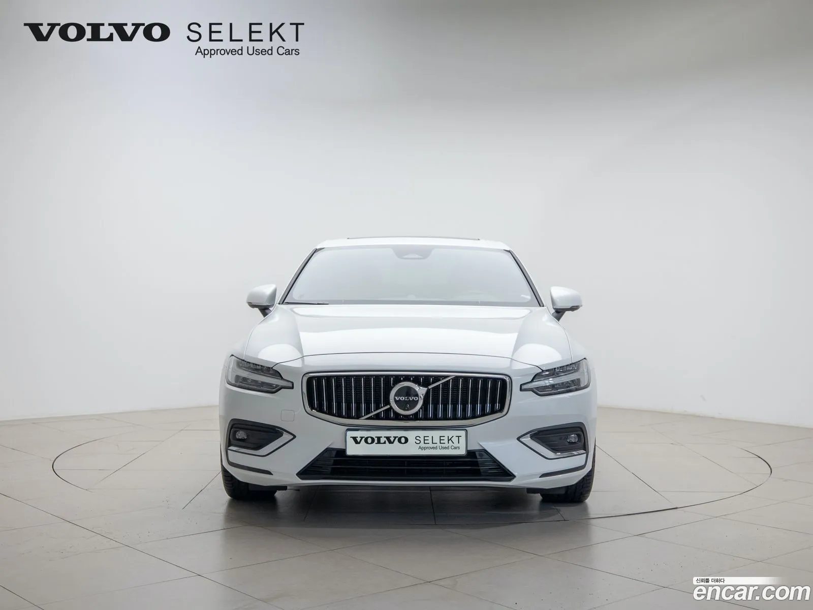Volvo S60 B5 Ultimate Bright 2023 - фотография 6528495