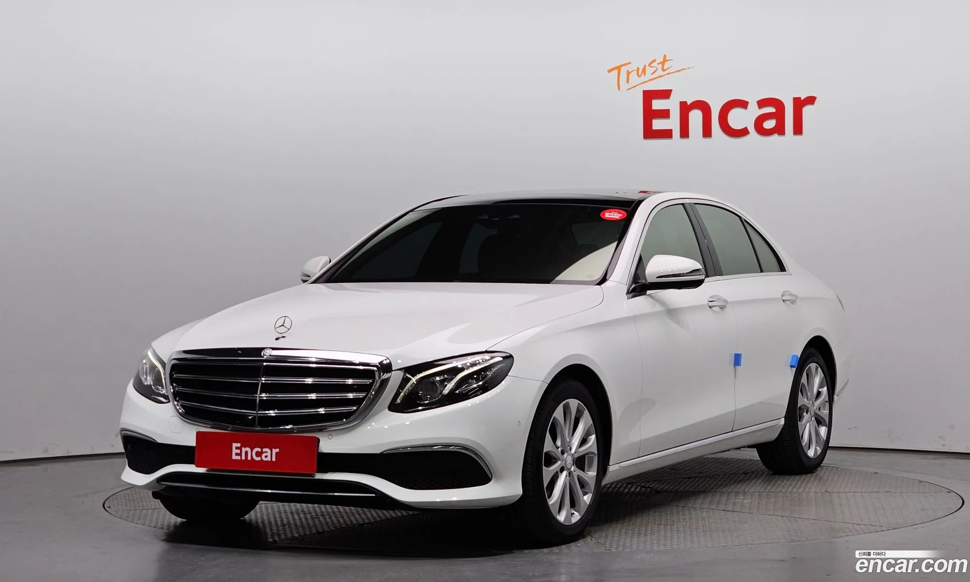 Mercedes-Benz E-Klasse E300 Exclusive 2017 - фотография 12825102
