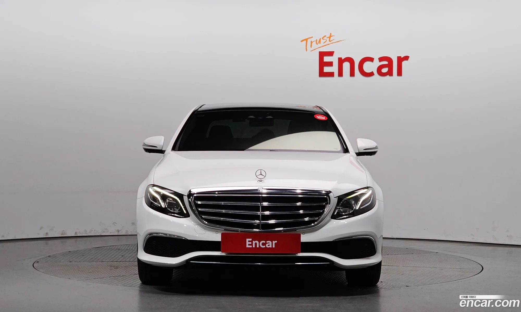Mercedes-Benz E-Klasse E300 Exclusive 2017 - фотография 12825104