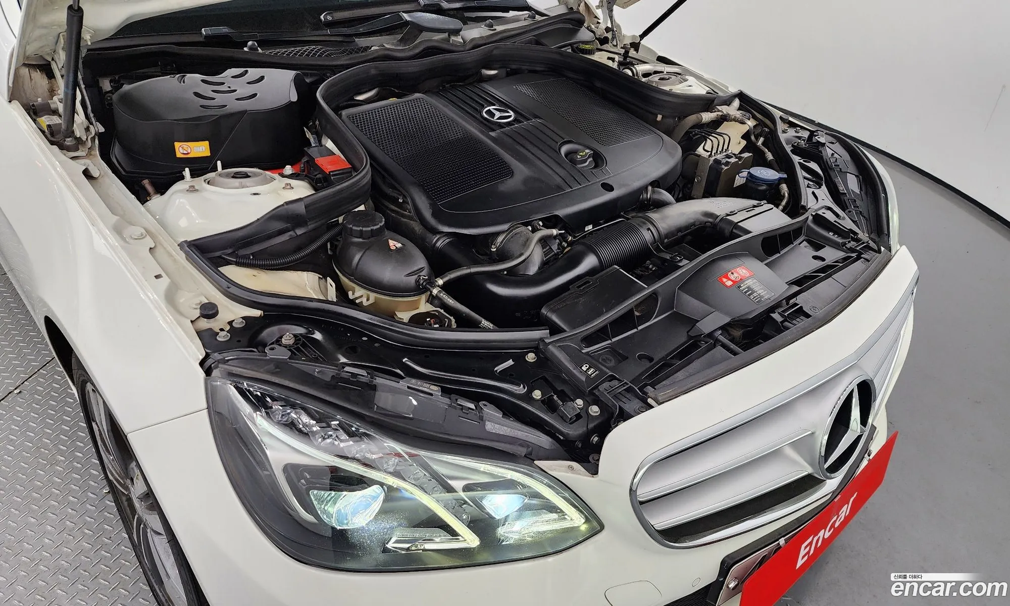 Mercedes-Benz E-Klasse E220 Cdi Avantgarde 2016 - фотография 12040513