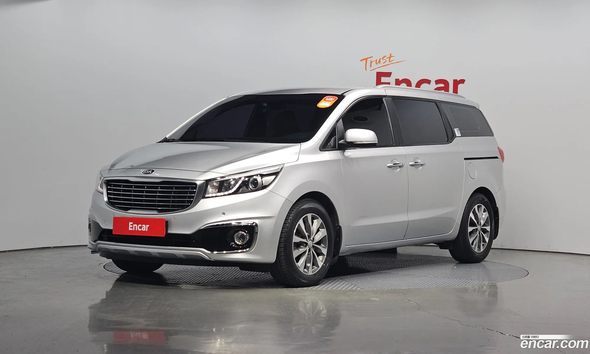 Kia All New Carnival 9-Seater Luxury - фотография 17941486
