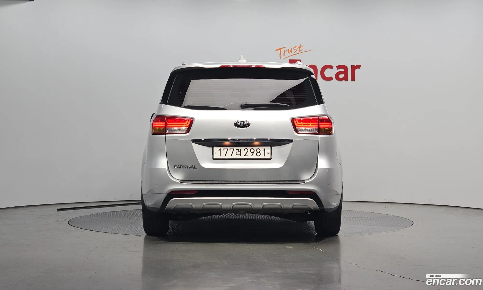 Kia All New Carnival 9-Seater Luxury - фотография 17941489