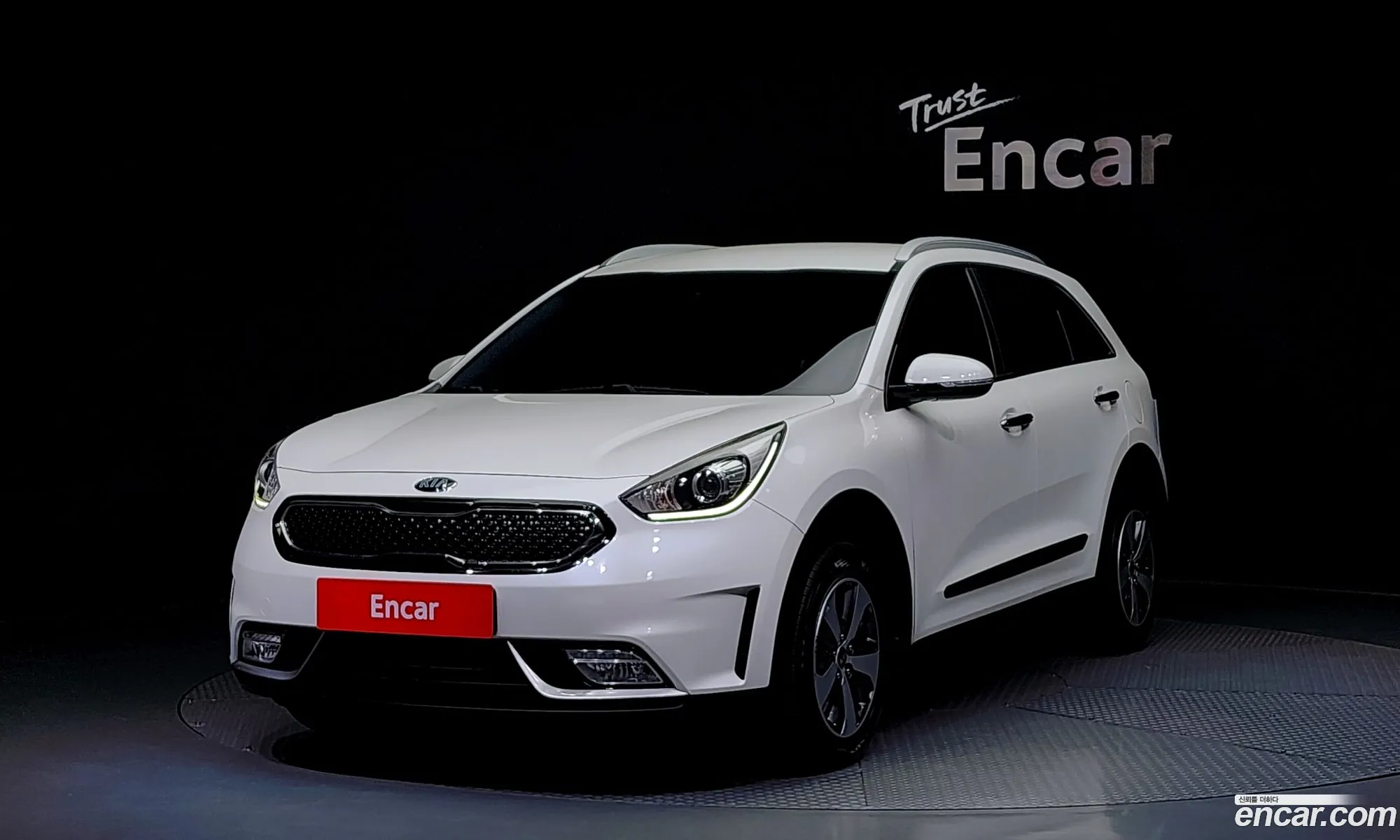 Kia Niro I Luxury 2018 - фотография 11878895