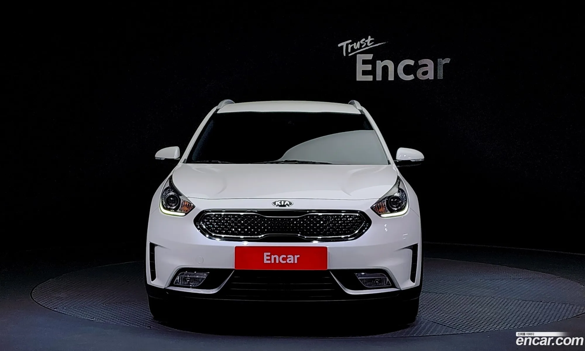 Kia Niro I Luxury 2018 - фотография 11878897