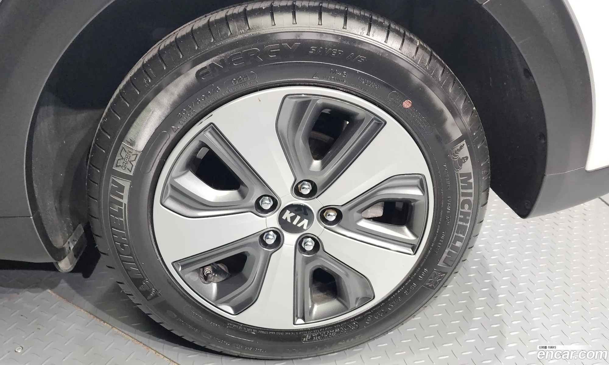 Kia Niro I Luxury 2018 - фотография 11878899