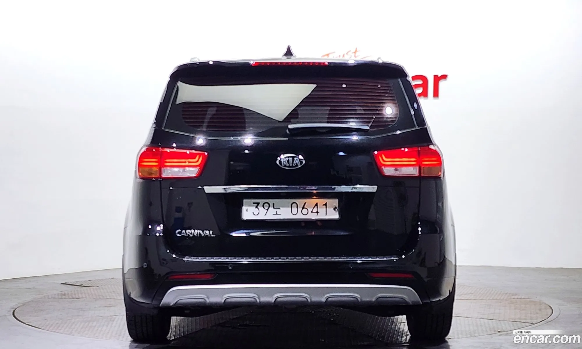 Kia All New Carnival 9-Seater Luxury - фотография 11627458