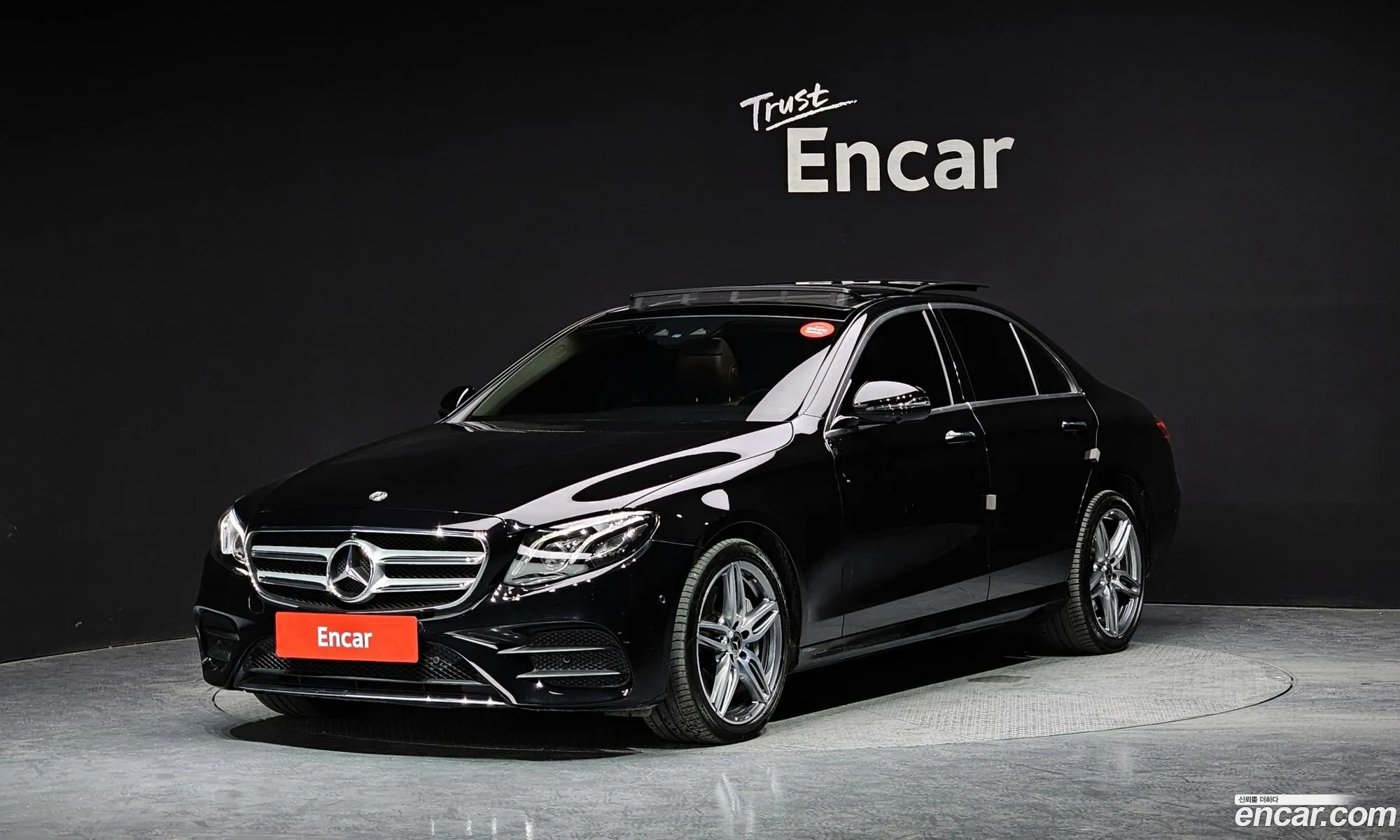 Mercedes-Benz E-Klasse E350D 2017 - фотография 12168545