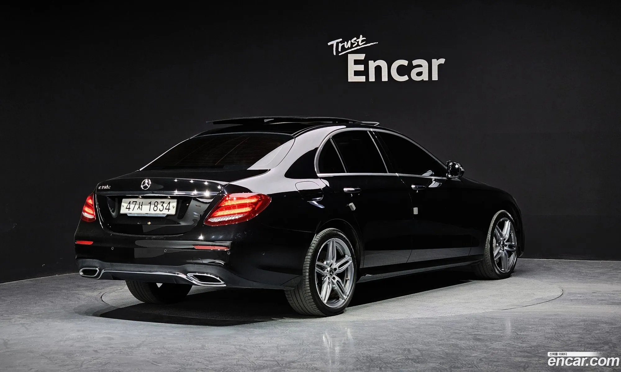 Mercedes-Benz E-Klasse E350D 2017 - фотография 12168546