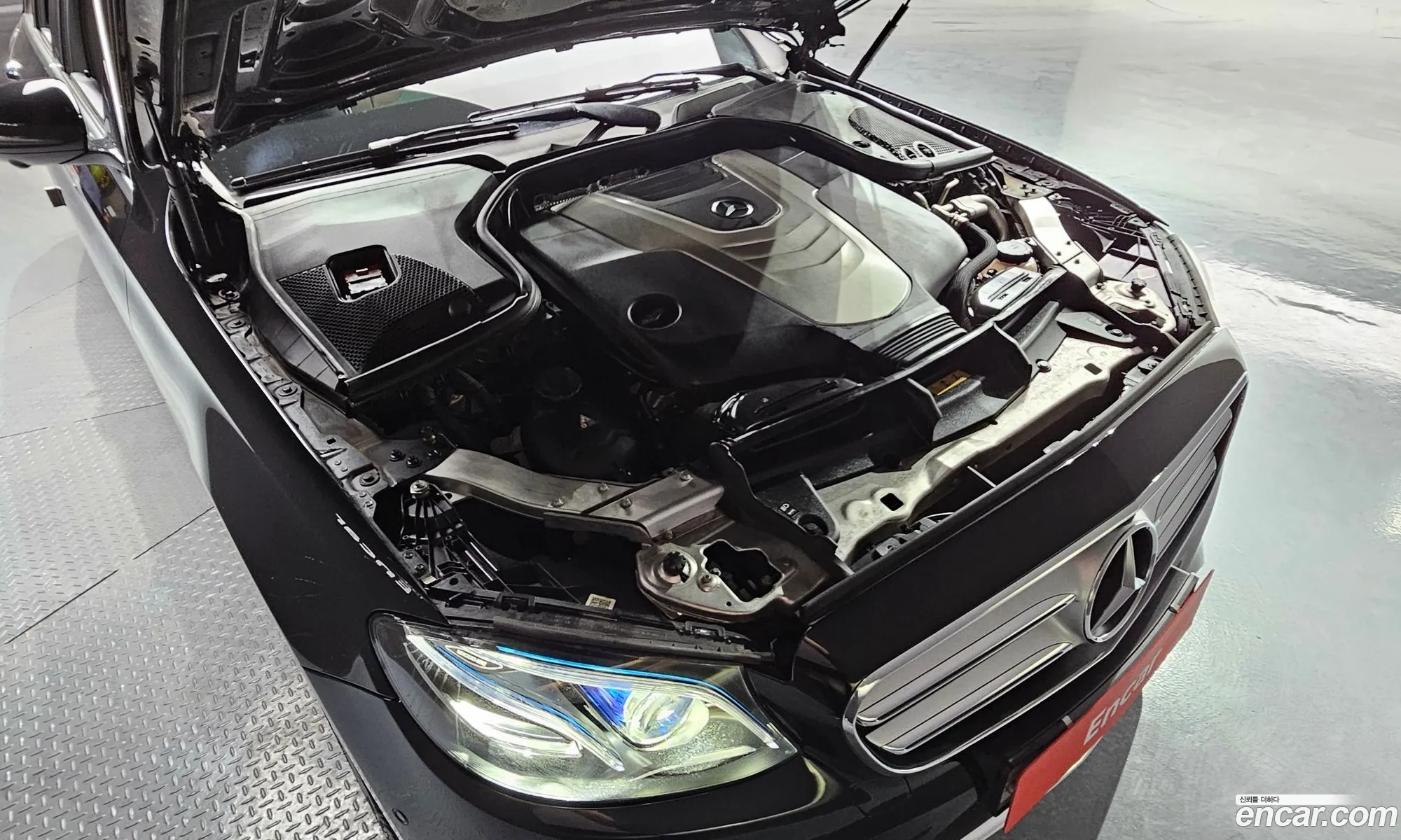 Mercedes-Benz E-Klasse E350D 2017 - фотография 12168550