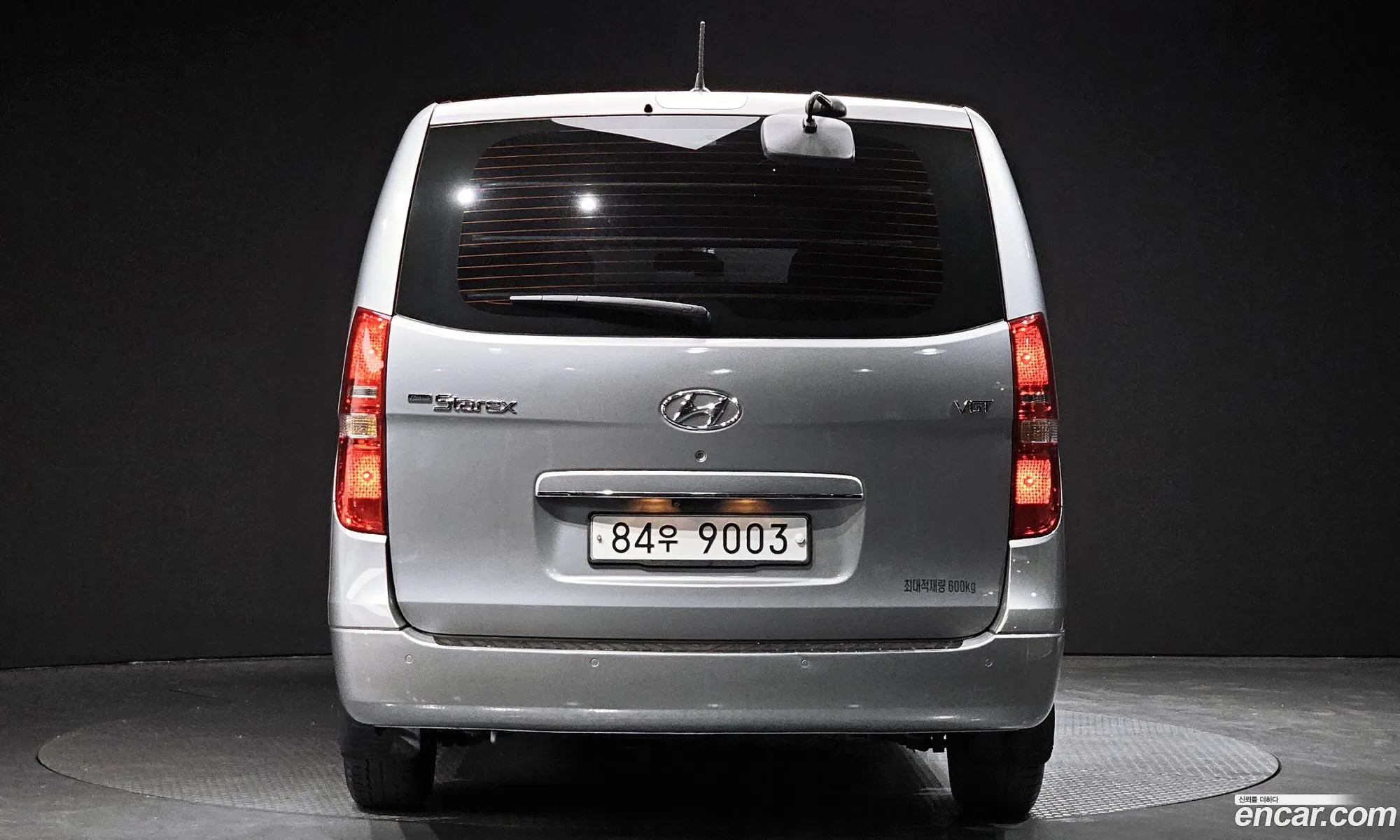 Hyundai Starex 5-Seater Van 2016 - фотография 14444544
