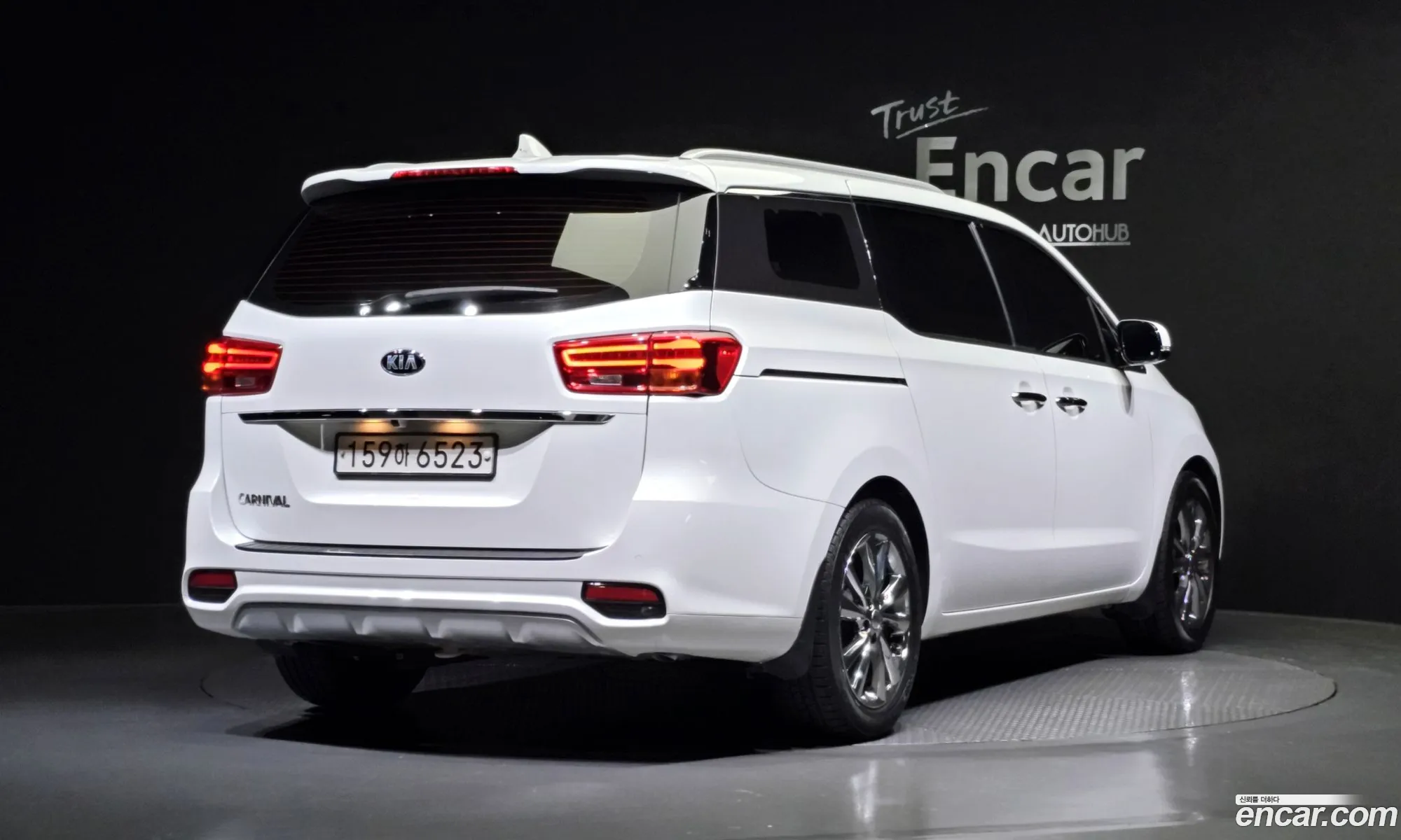 Kia Carnival 9-Seater Noblesse Special 2020 - фотография 11287799
