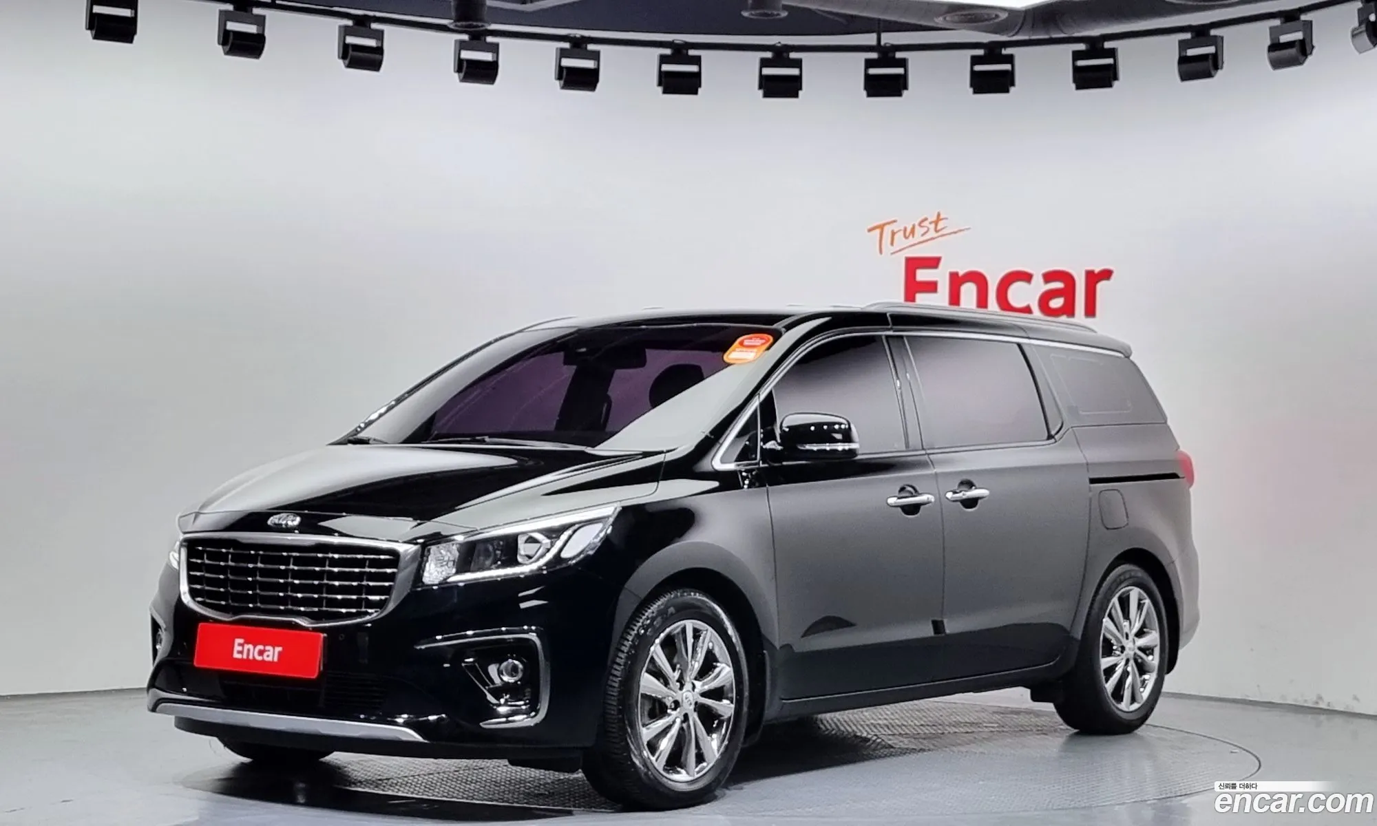 Kia Carnival 9-Seater Prestige 2020 - фотография 18421316
