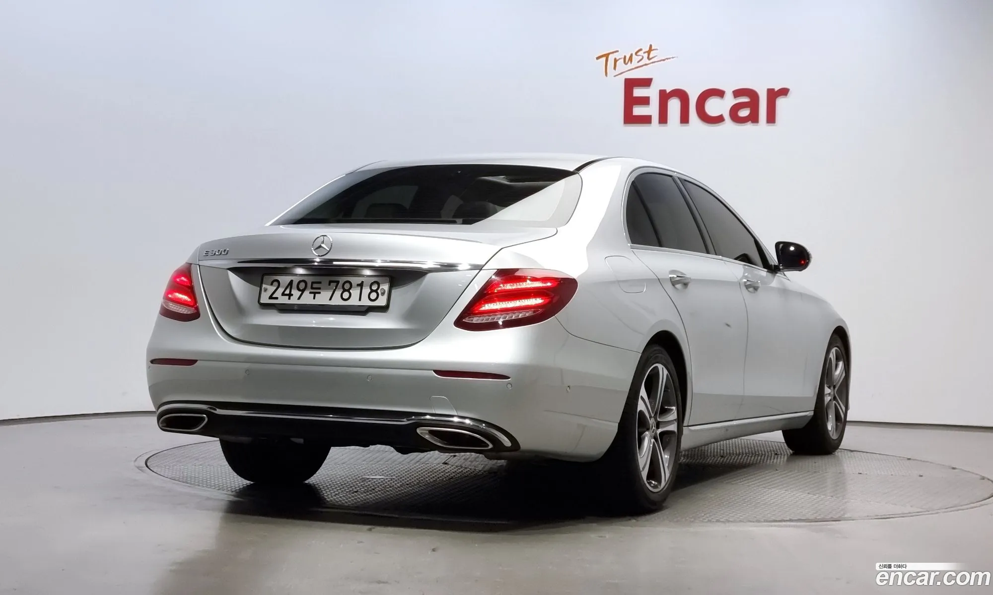 Mercedes-Benz E-Klasse E300 Avantgarde Intelligent Drive 2017 - фотография 12680868