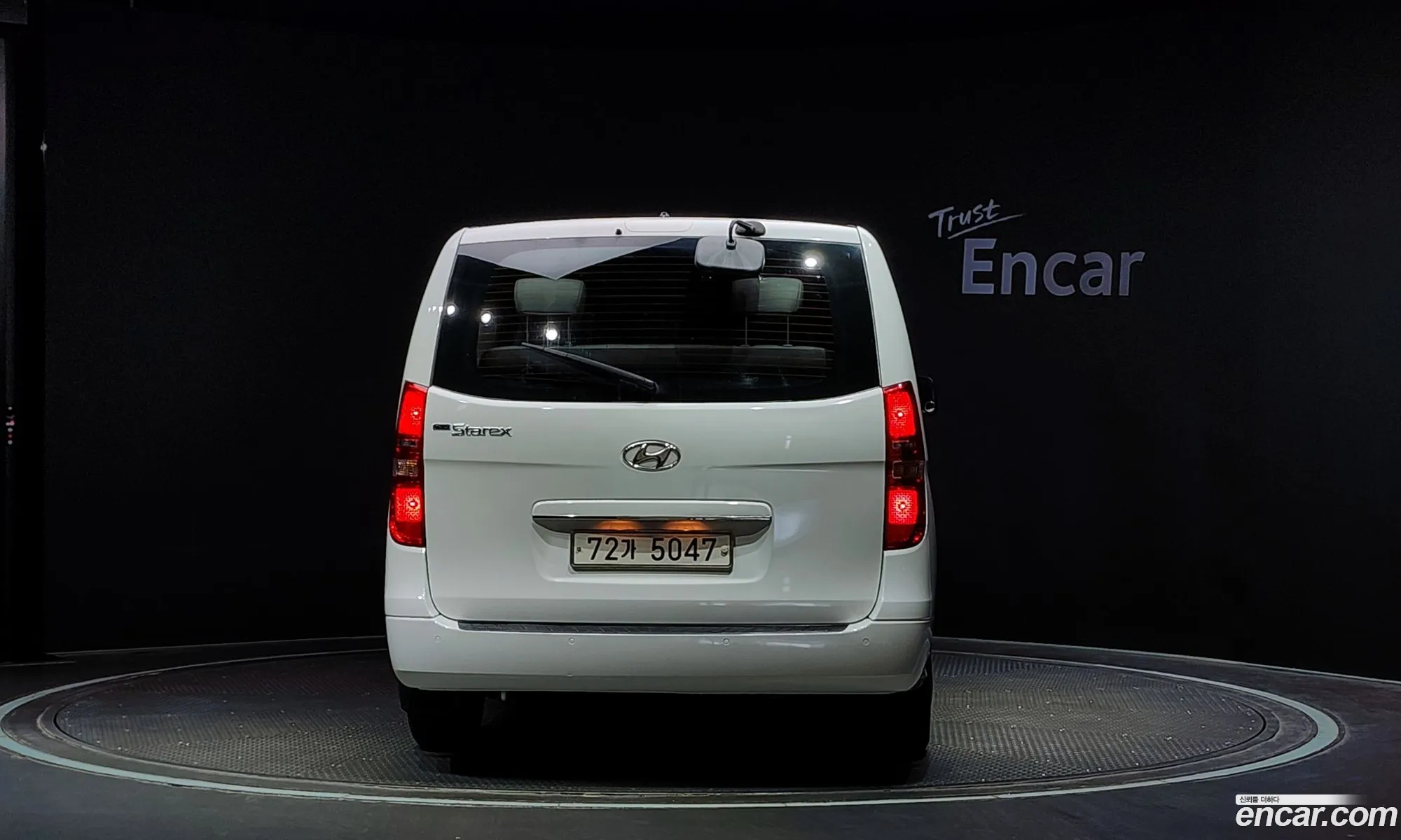 Hyundai Starex 12-Seater Wagon 2016 - фотография 19009015