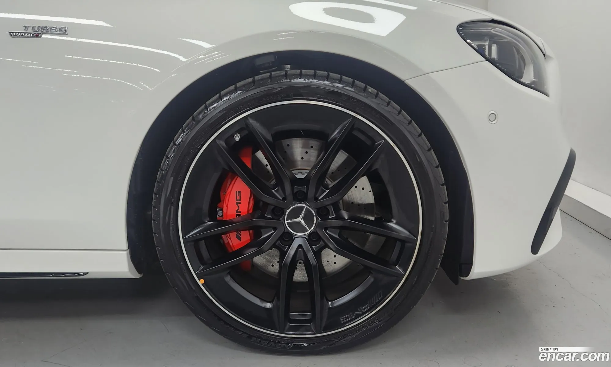 Mercedes-Benz E-Klasse E53 Amg 4Matic 2022 - фотография 13624070