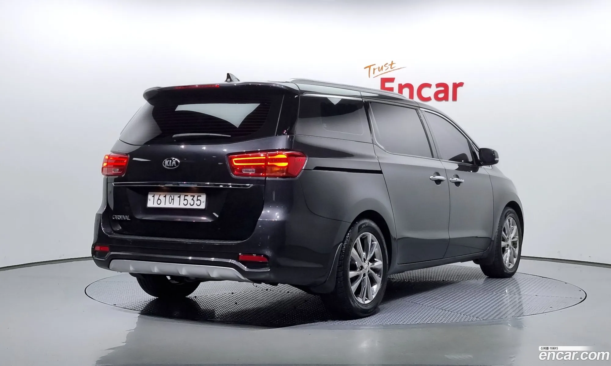 Kia Carnival 9-Seater Prestige 2020 - фотография 15916150