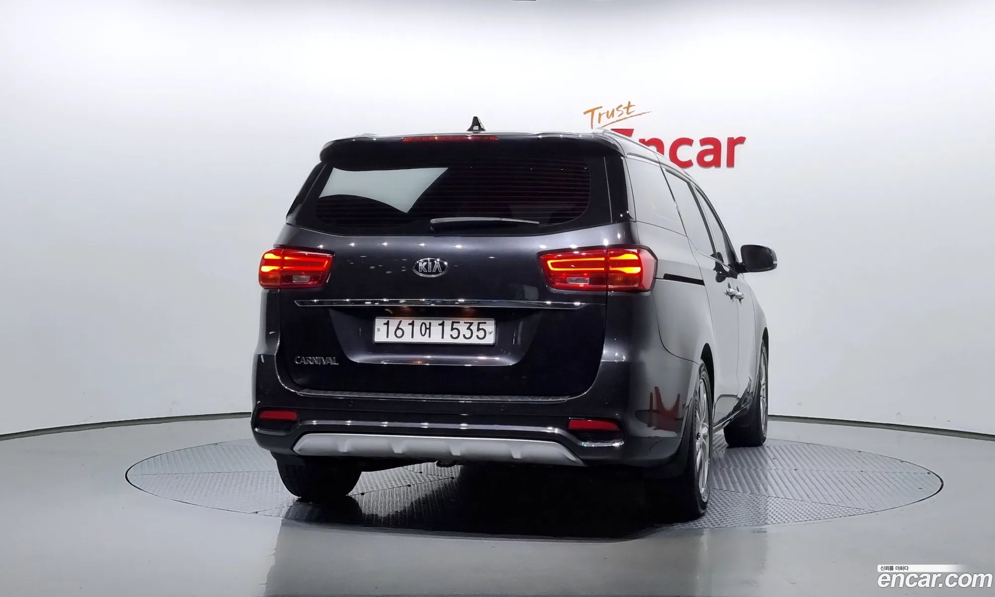 Kia Carnival 9-Seater Prestige 2020 - фотография 15916152