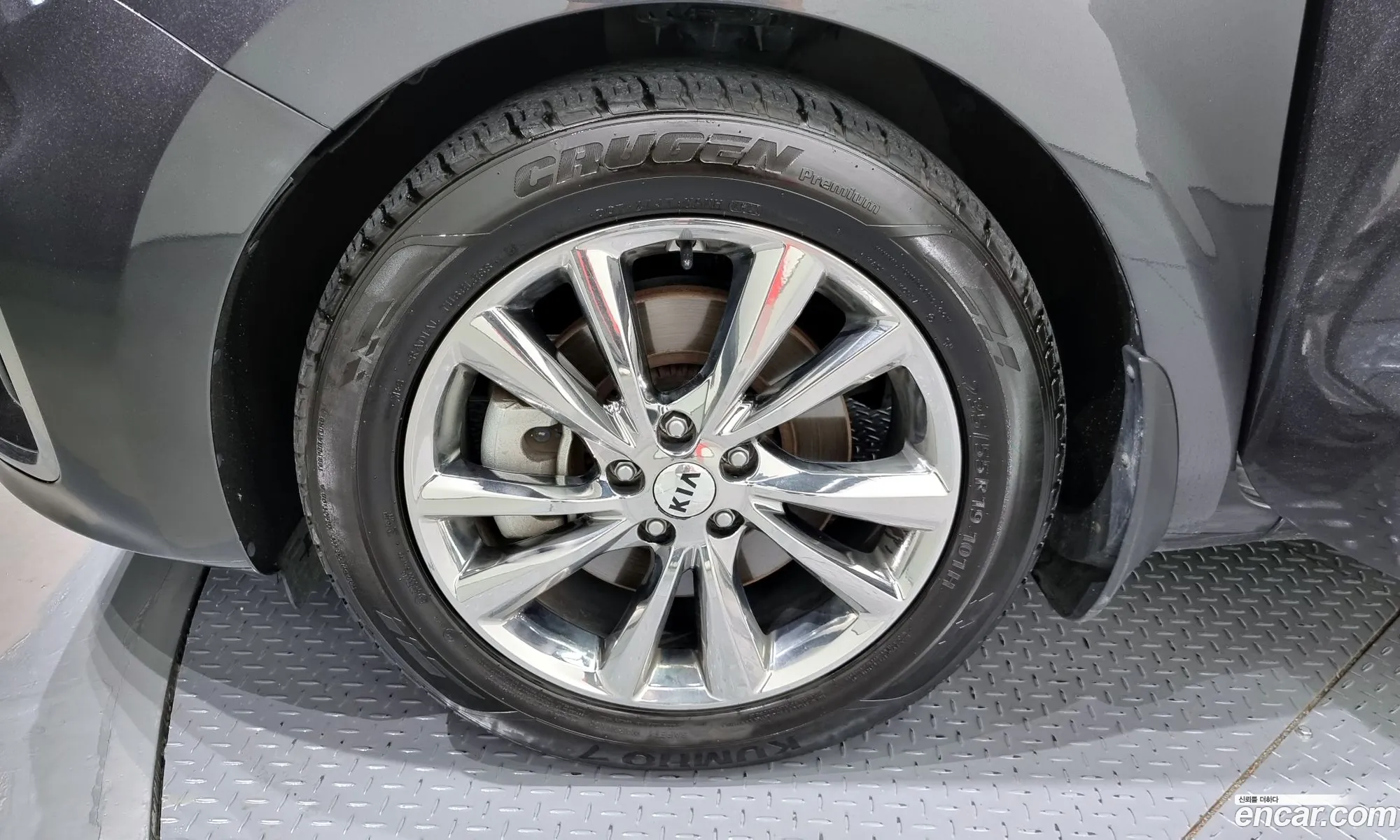 Kia Carnival 9-Seater Prestige 2020 - фотография 15916153