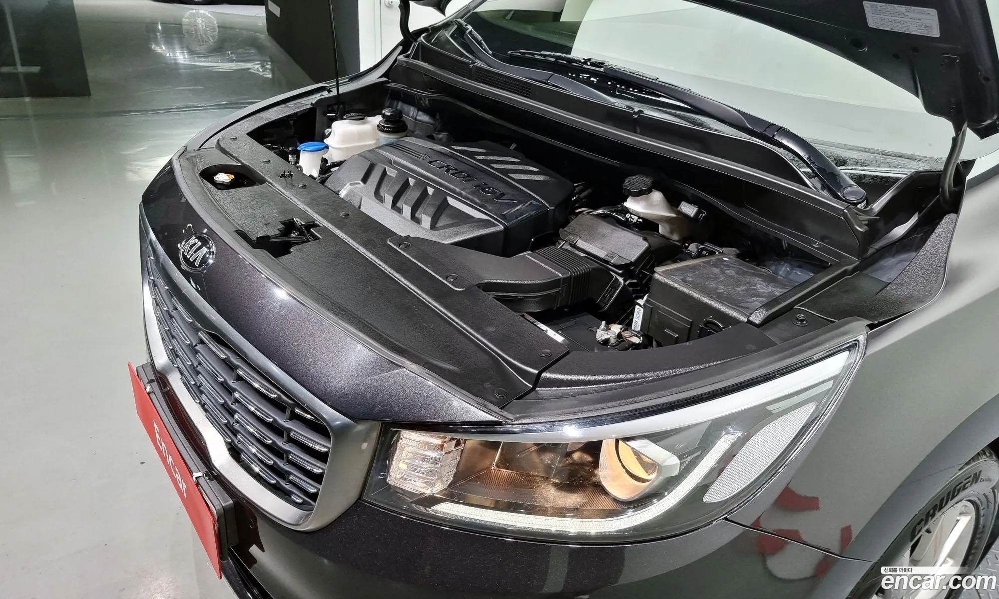 Kia Carnival 9-Seater Prestige 2020 - фотография 15916154