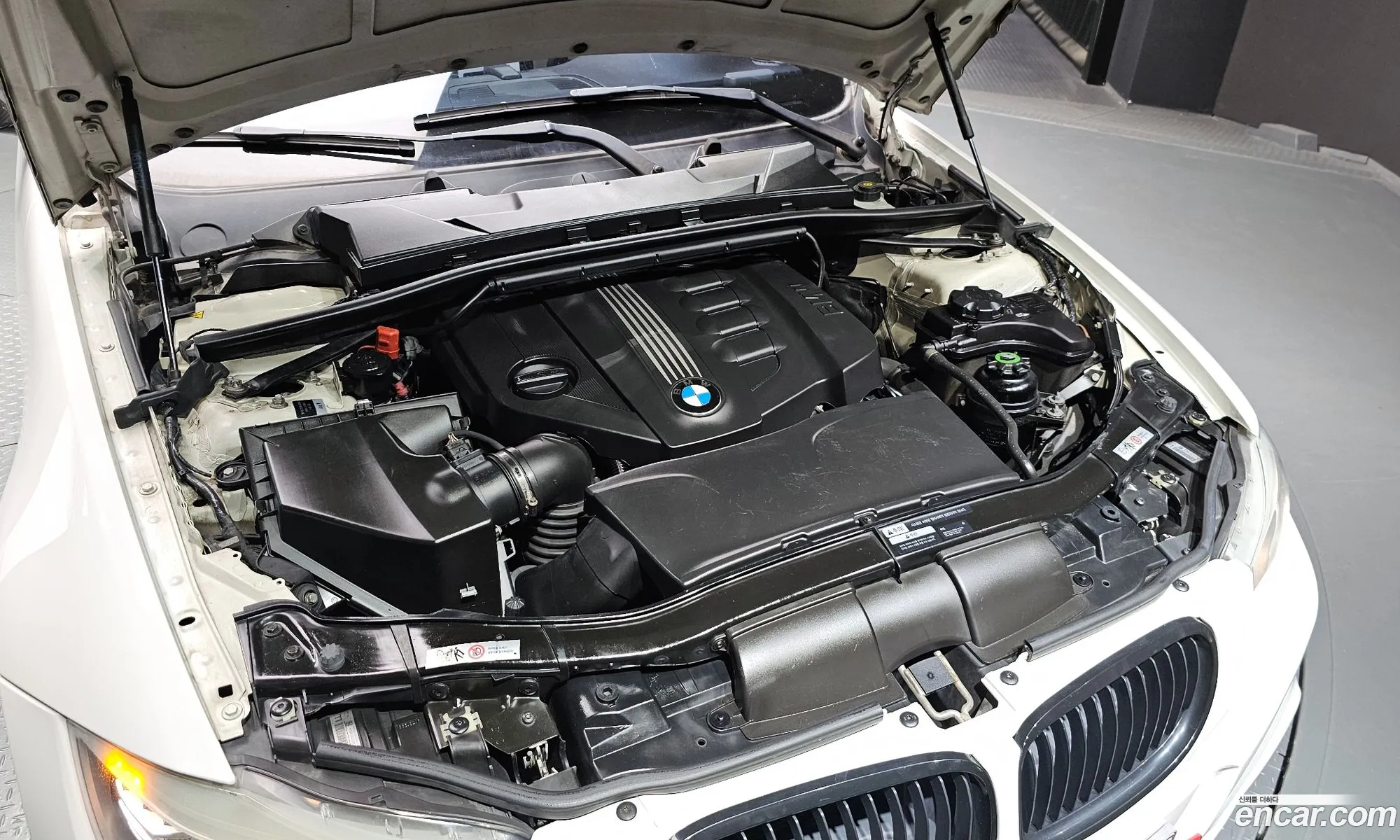 BMW 3 Series E90 320D Sedan M Sports - фотография 915760