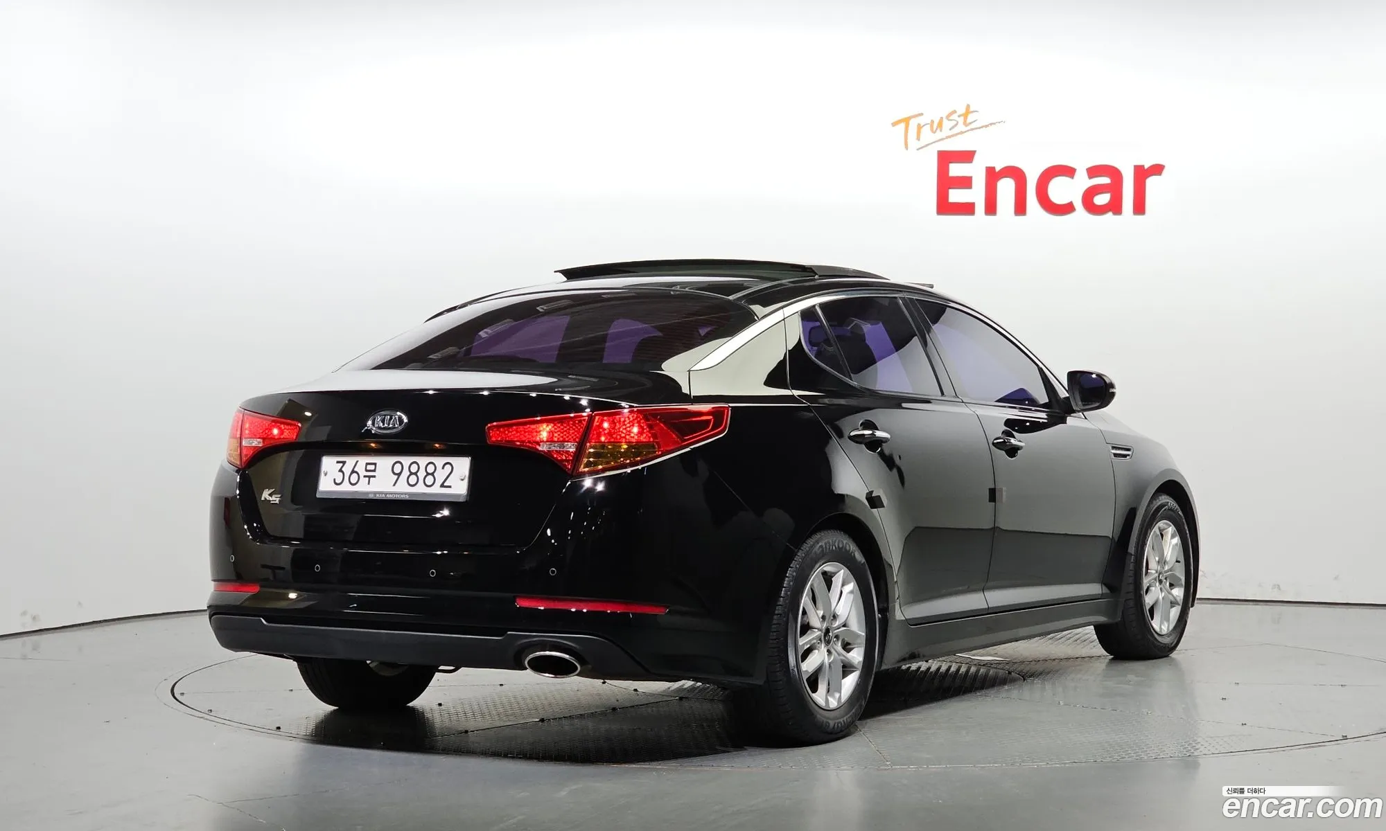 Kia K5 I 20 Deluxe 2011 - фотография 12412257