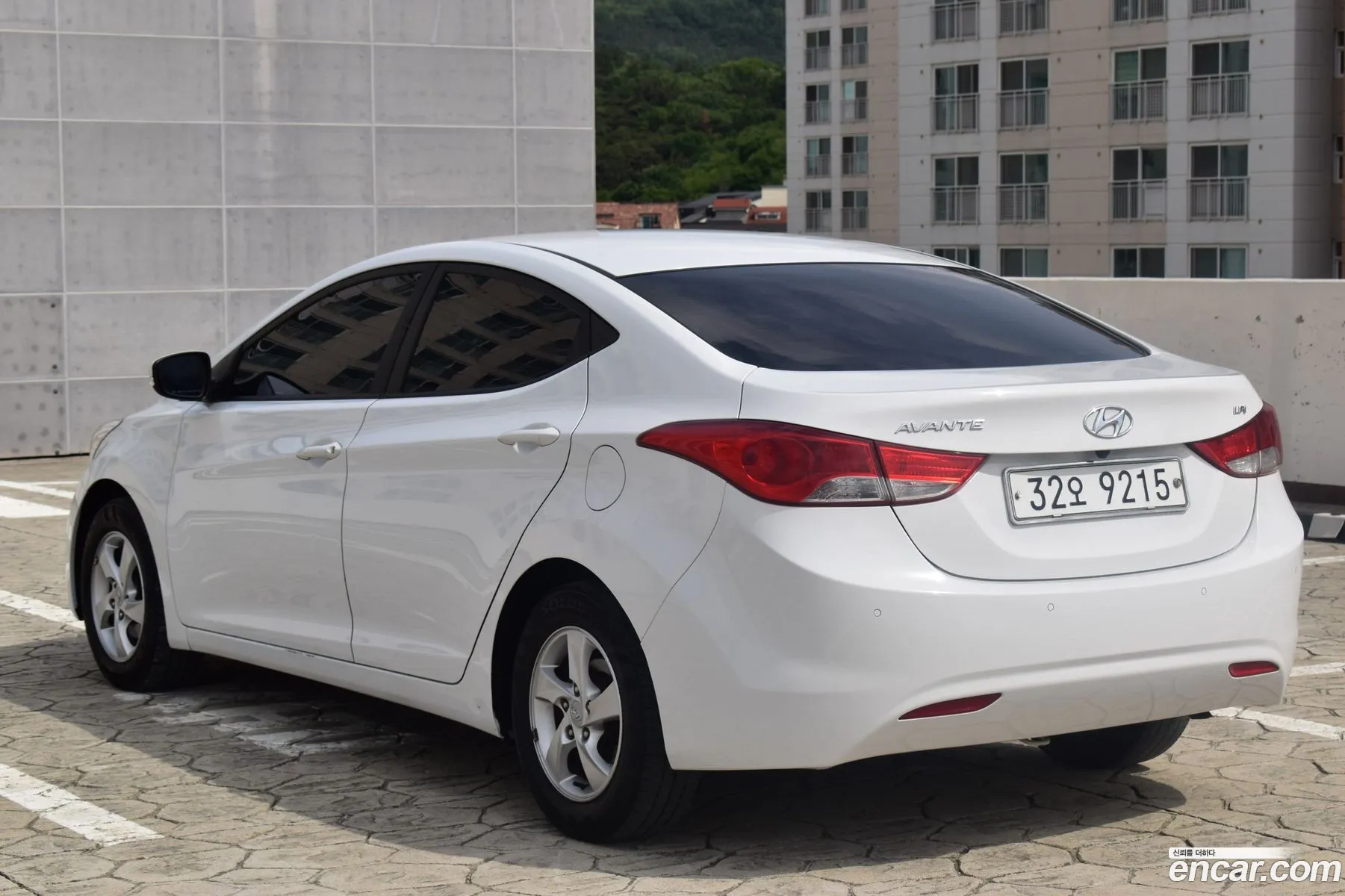 Hyundai Avante V Lpi M16 Deluxe 2011 - фотография 17447782