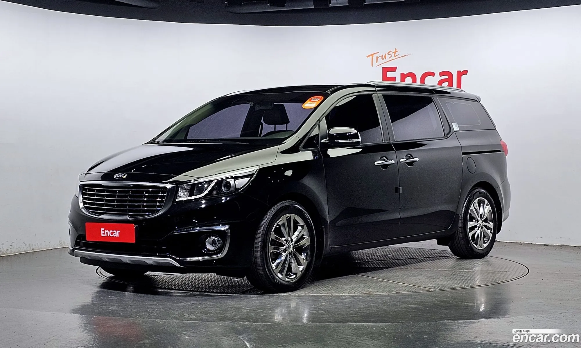Kia Carnival 9-Seater Prestige 2016 - фотография 12522605