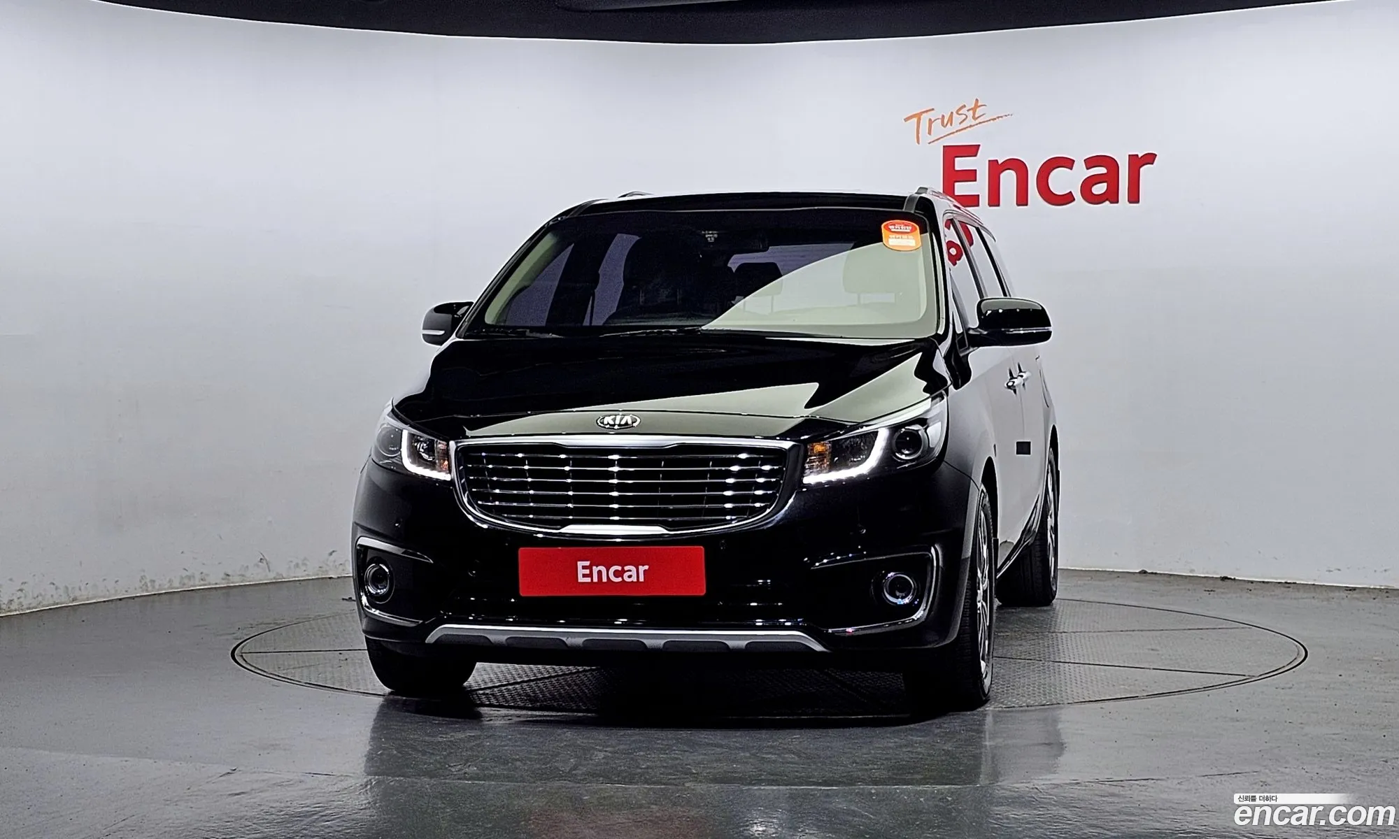 Kia Carnival 9-Seater Prestige 2016 - фотография 12522607
