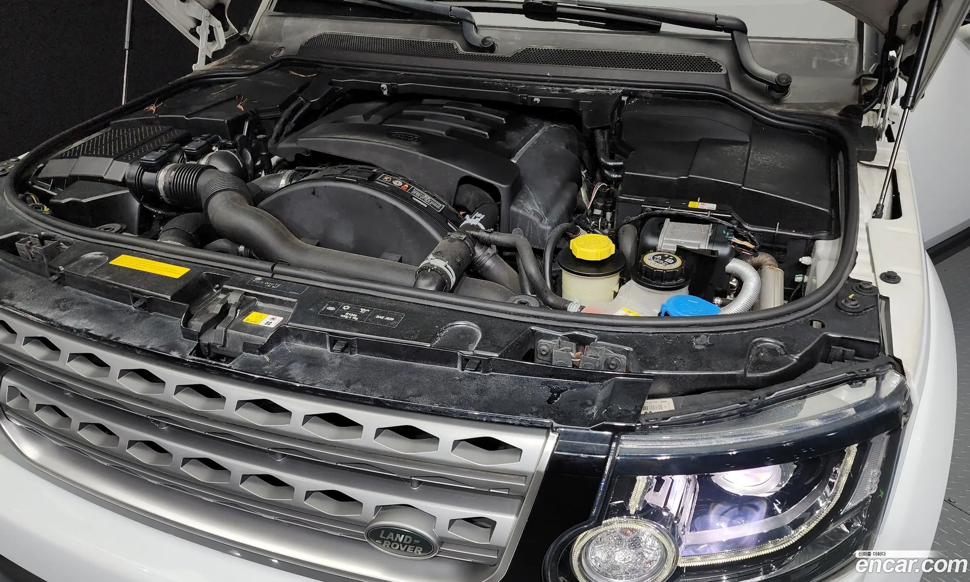 Land Rover Discovery 30 Sdv6 Se 2016 - фотография 3530869