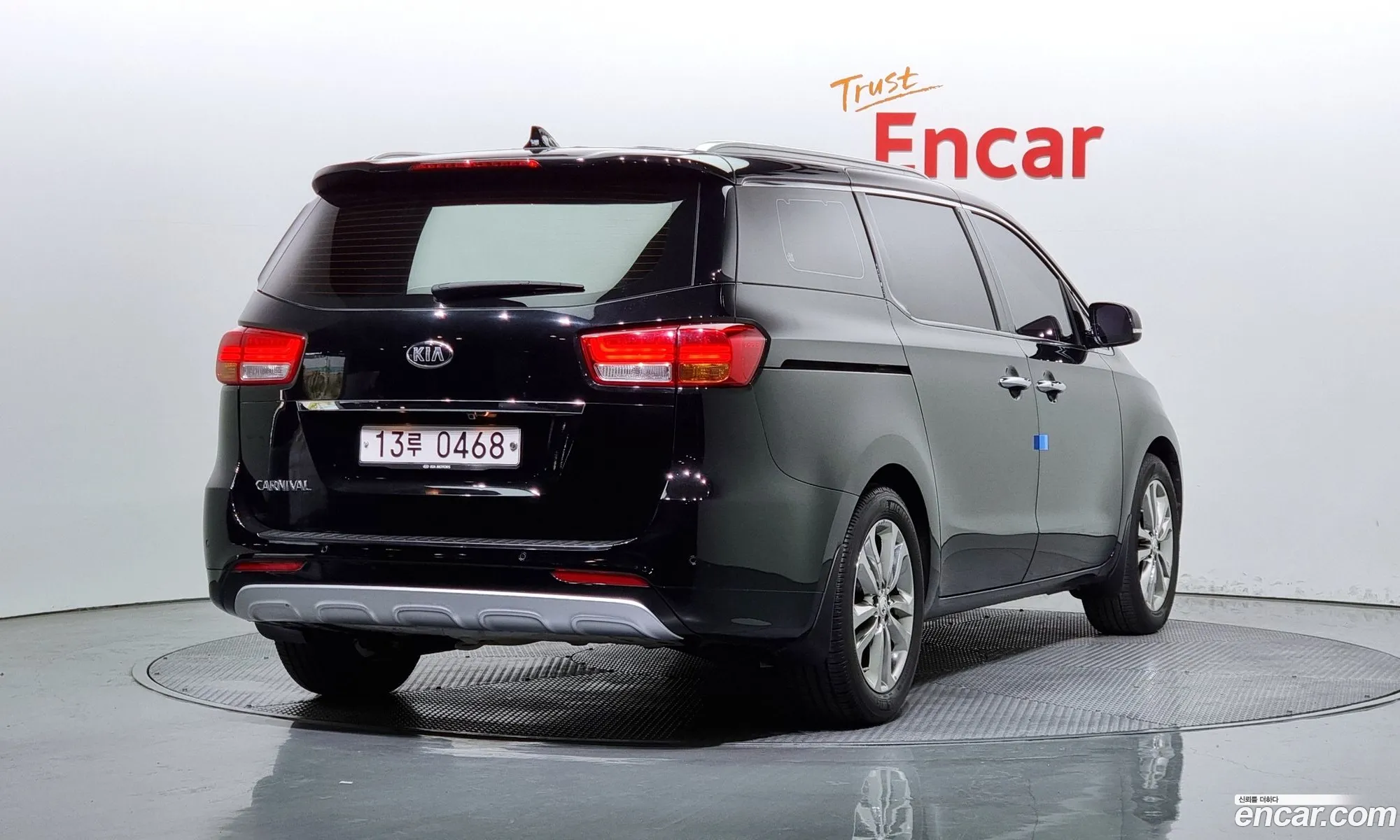Kia Carnival 9-Seater Prestige 2017 - фотография 11374588