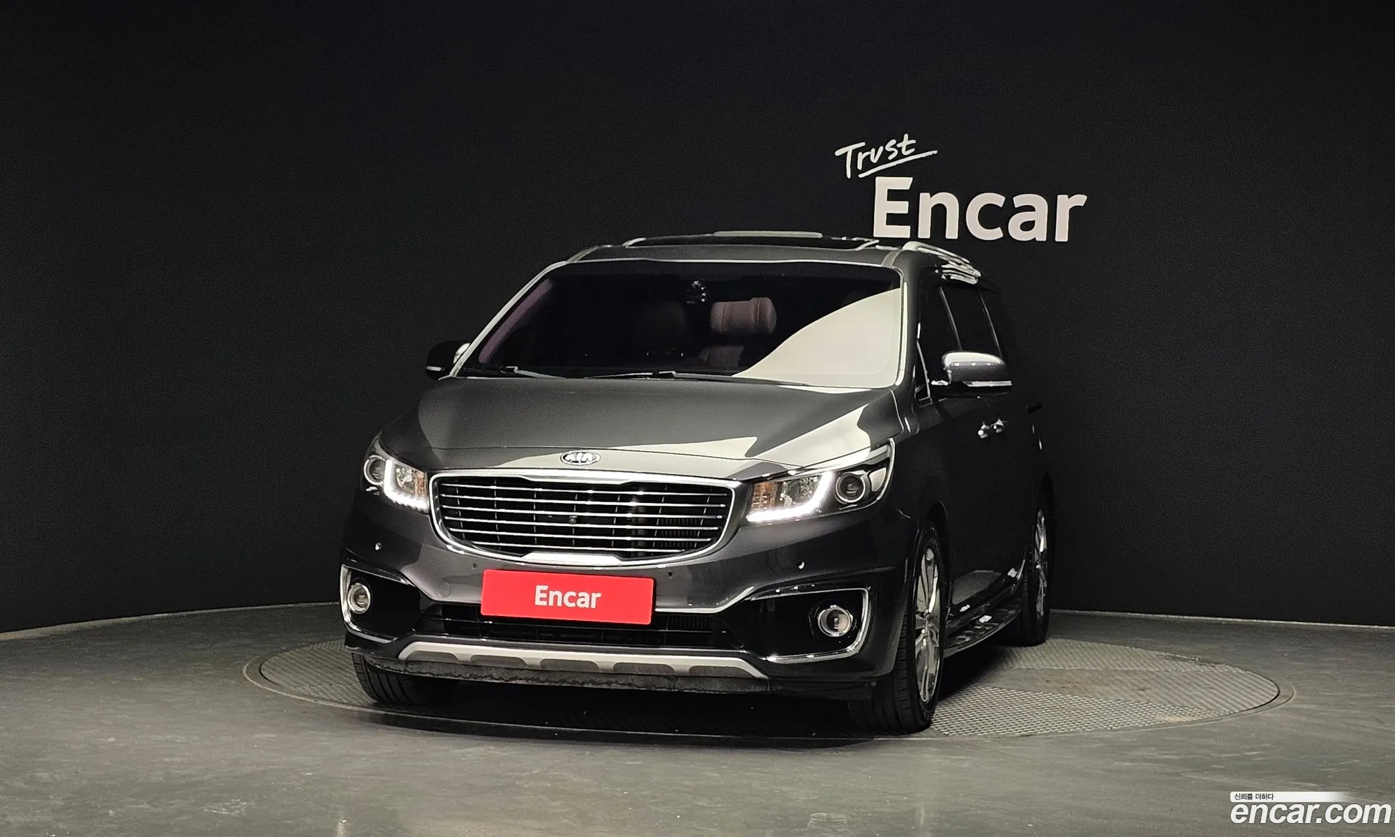 Kia Carnival 7-Seater Limousine 2017 - фотография 11770109