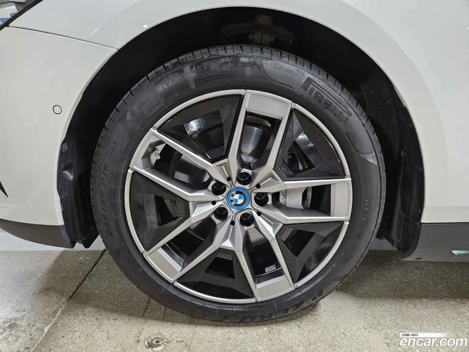 BMW I5 Edrive 40 2024 - фотография 14898621