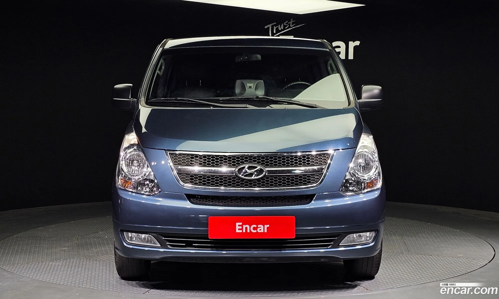 Hyundai Starex 12-Seater Wagon 2012 - фотография 11469055