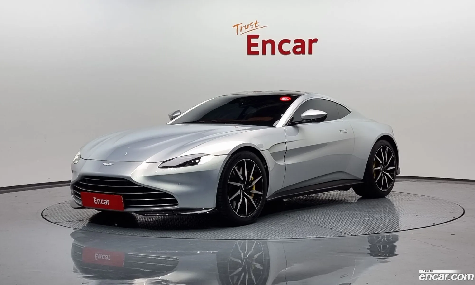 Aston Martin Vantage Iv 40 V8 Coupe 2019 - фотография 3498666
