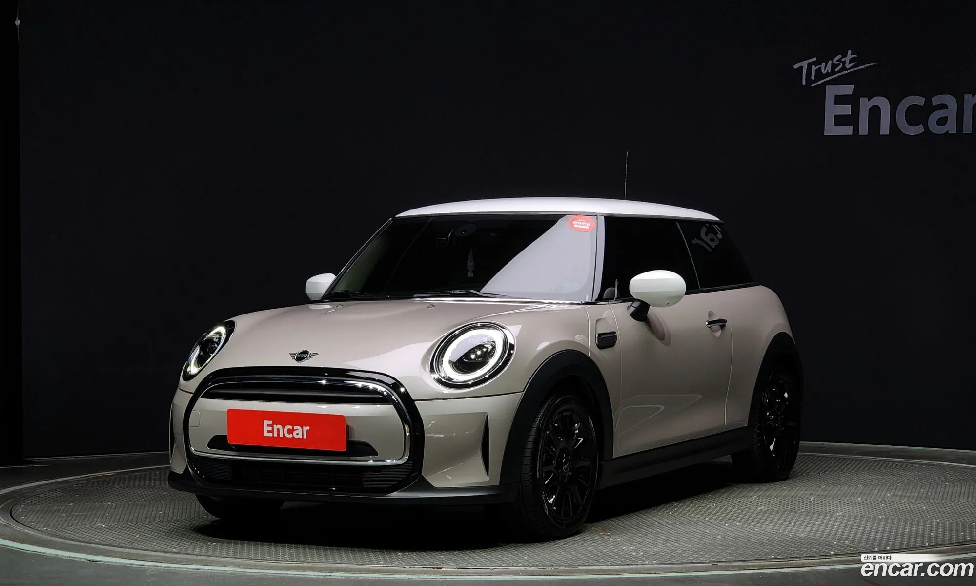 Mini Cooper Classic 2024 - фотография 4455053