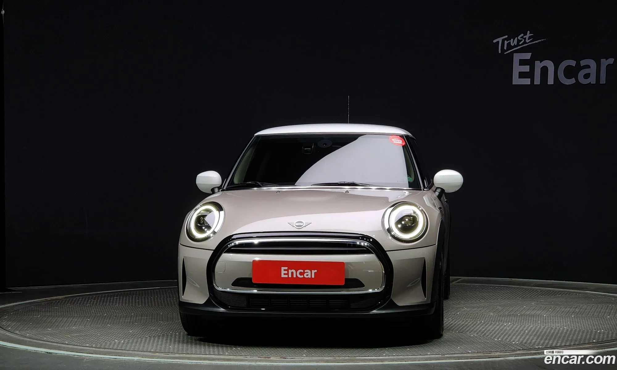 Mini Cooper Classic 2024 - фотография 4455055