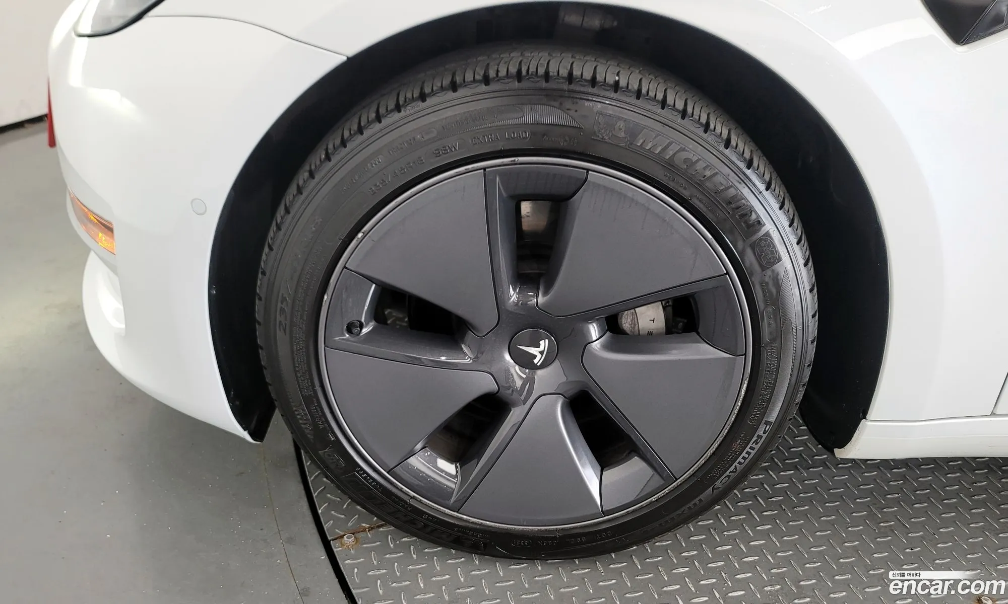 Tesla Model 3 I Long Range 2021 - фотография 3727348