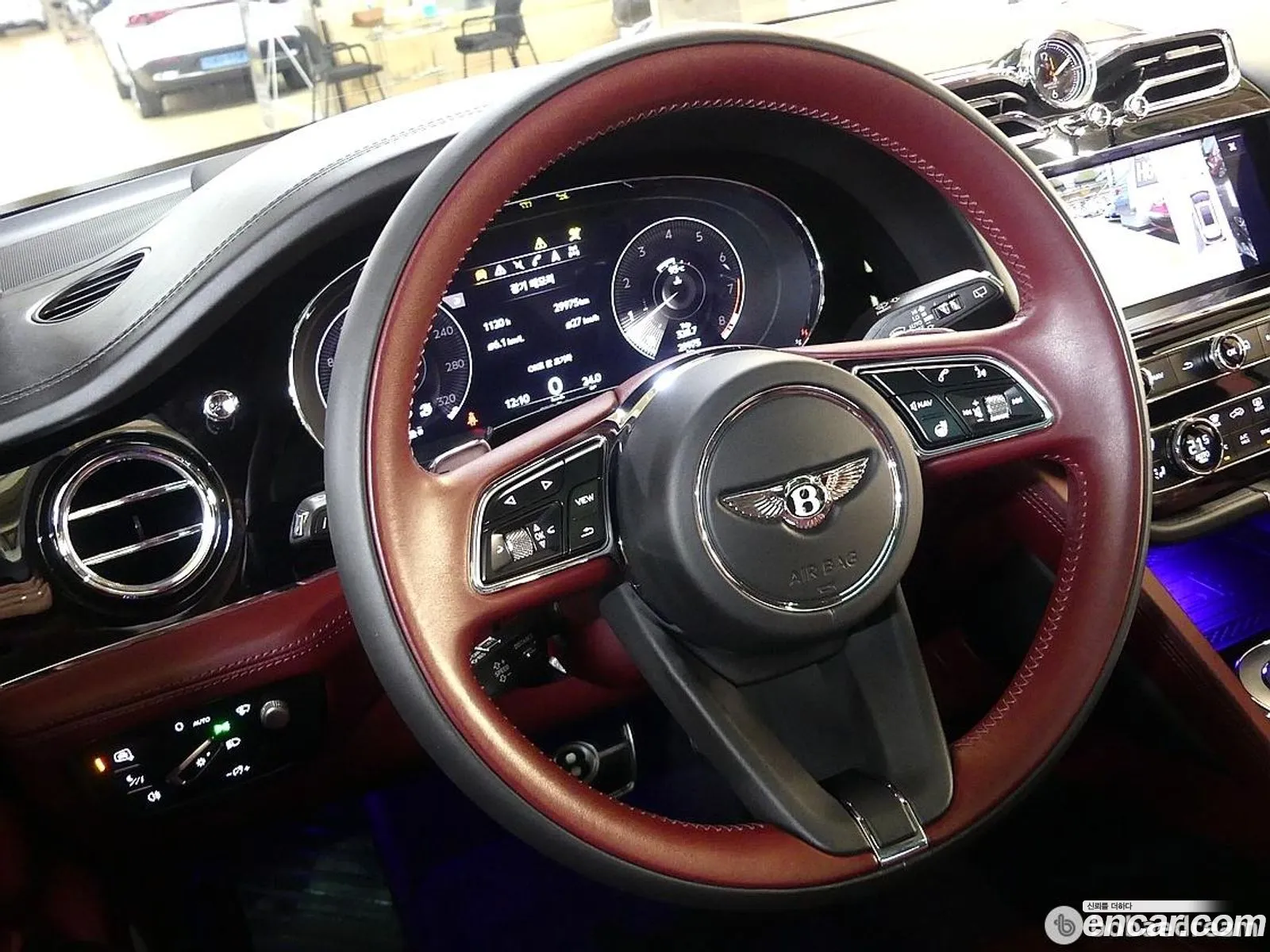 Bentley Bentayga I 40V8 2022 - фотография 14481870