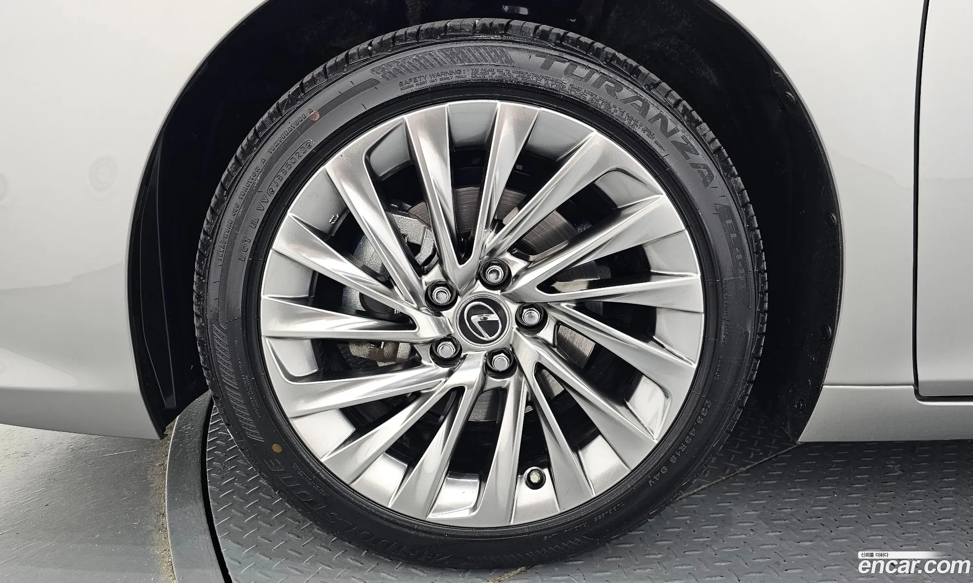 Lexus Es Luxury Plus 2024 - фотография 3515355