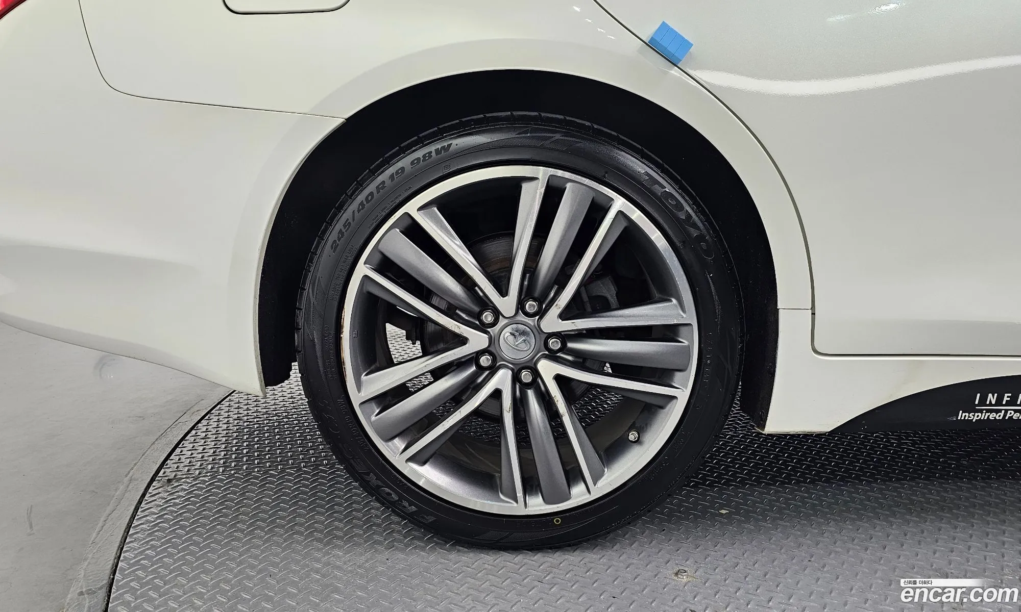 Infiniti Q50 22D Premium 2016 - фотография 3794691