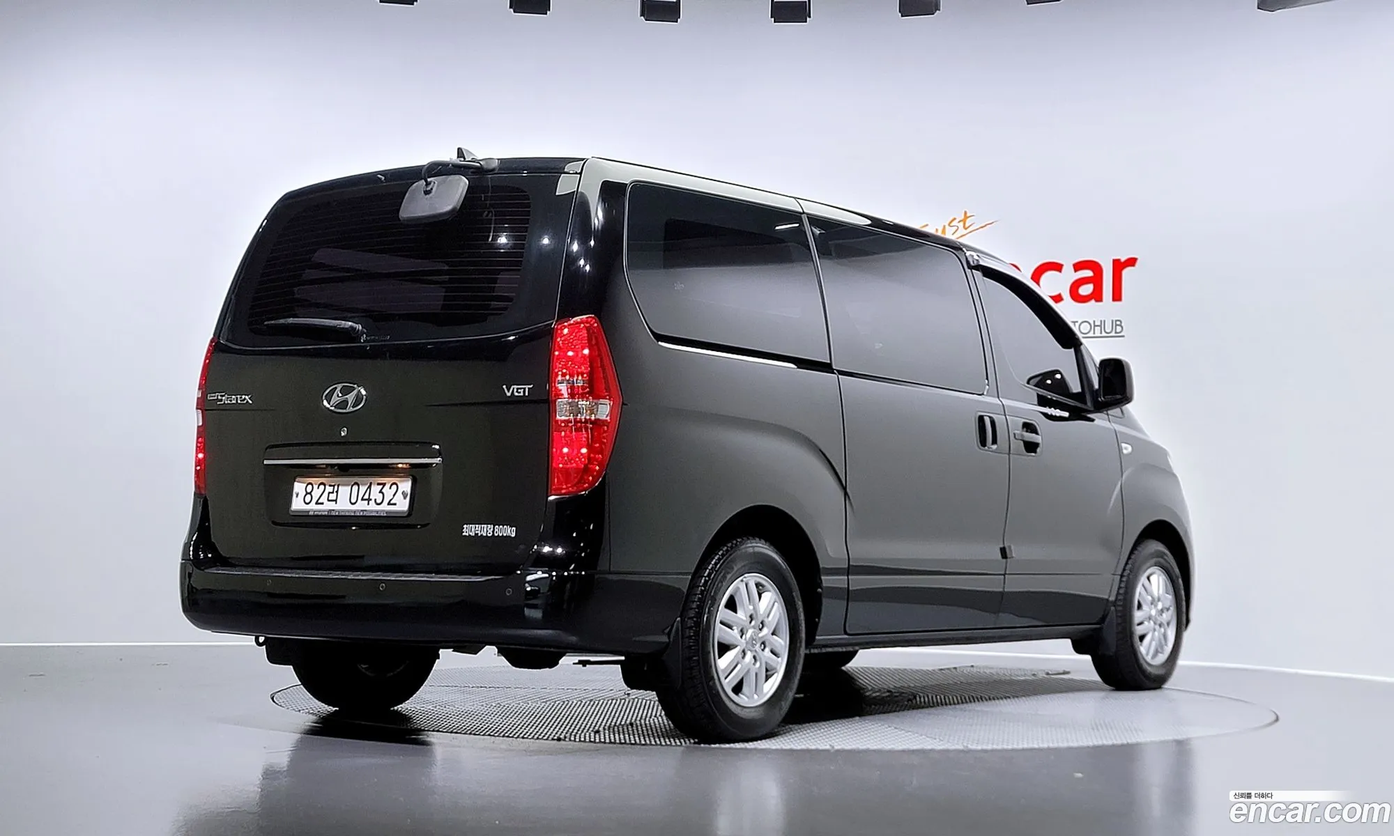 Hyundai Starex 3-Seater Van 2019 - фотография 11746163