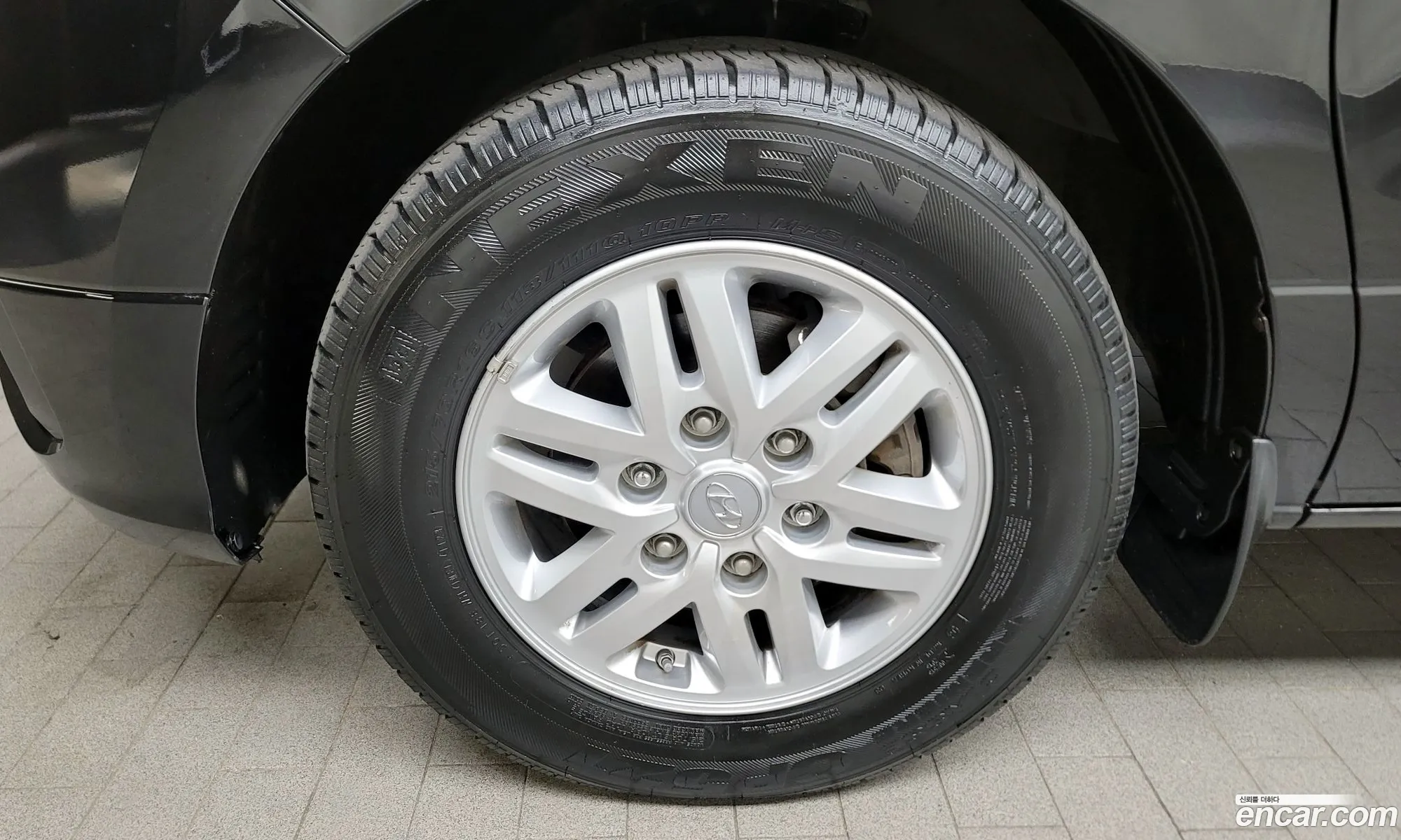 Hyundai Starex 3-Seater Van 2019 - фотография 11746166
