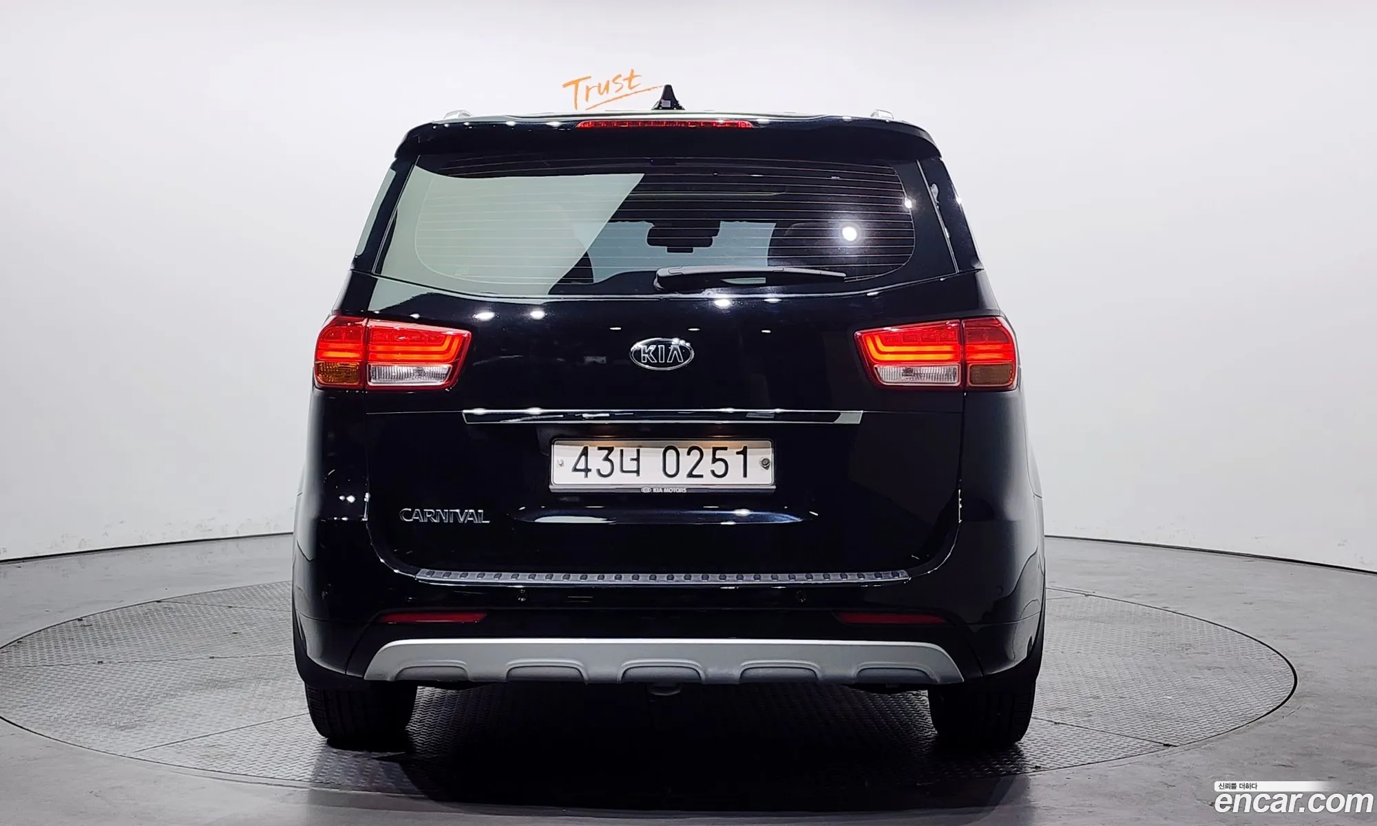 Kia Carnival Gasoline 9-Seater Noblesse 2016 - фотография 14300539