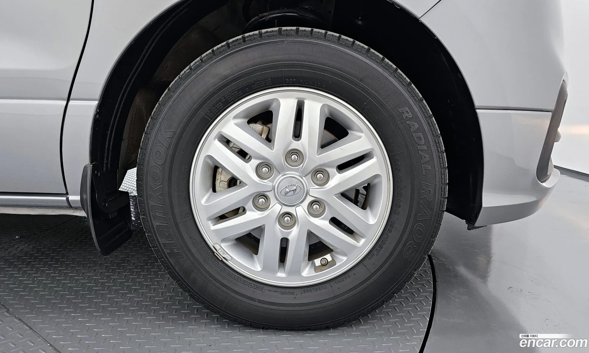 Hyundai Starex 3-Seater Van 2021 - фотография 12077106
