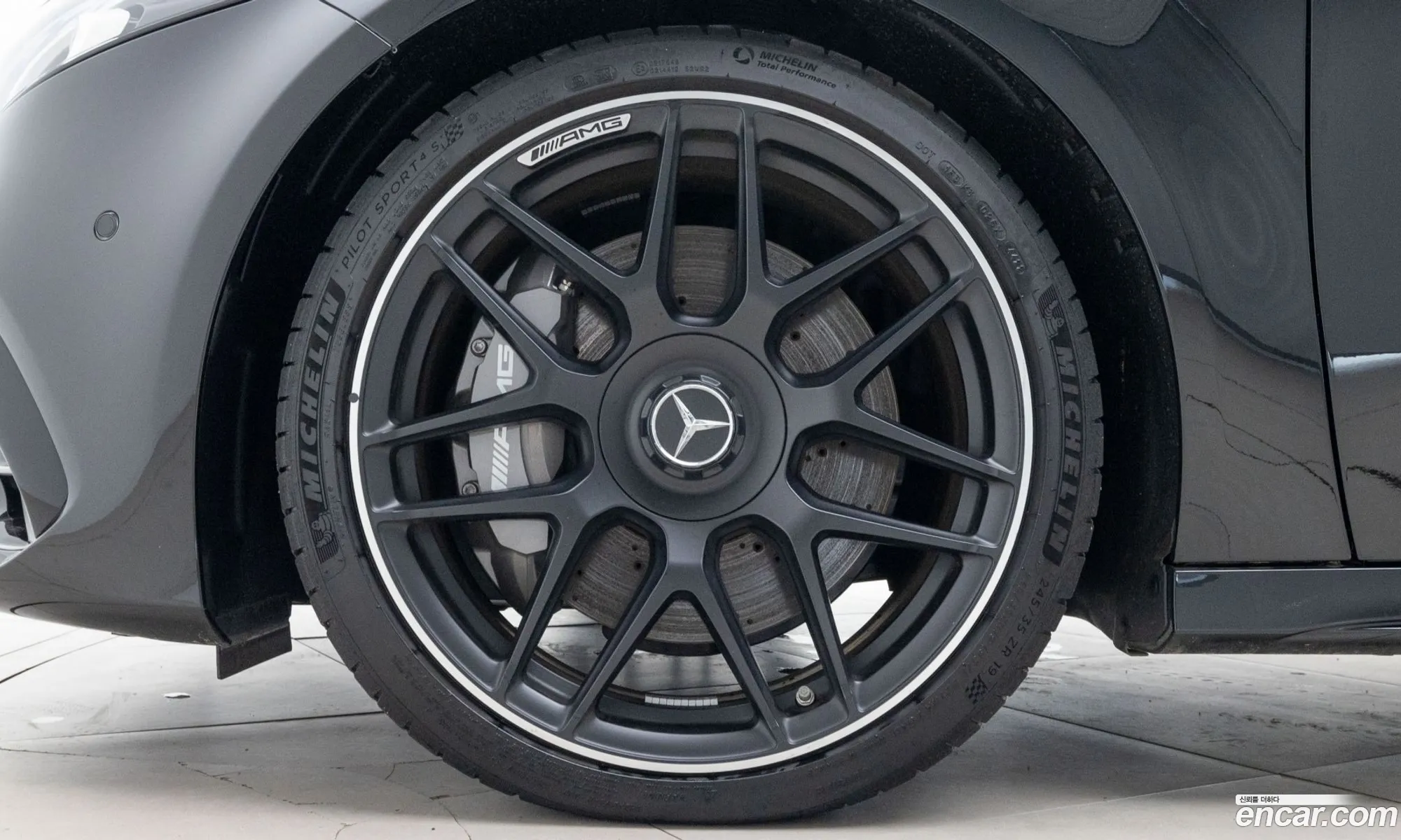 Mercedes-Benz A-Klasse Amg A45 4Matic Hatchback 2023 - фотография 13165500